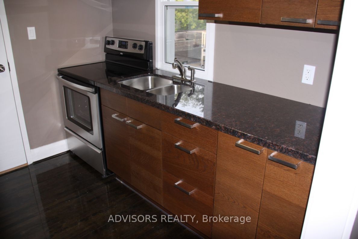 3717 Lakeshore Boulevard W 5, Toronto, ON M8W 1P8 photo 2