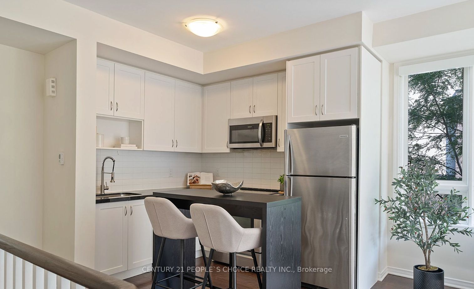 1110 Briar Hill Avenue 312, Toronto, ON M6B 1M7 photo 4