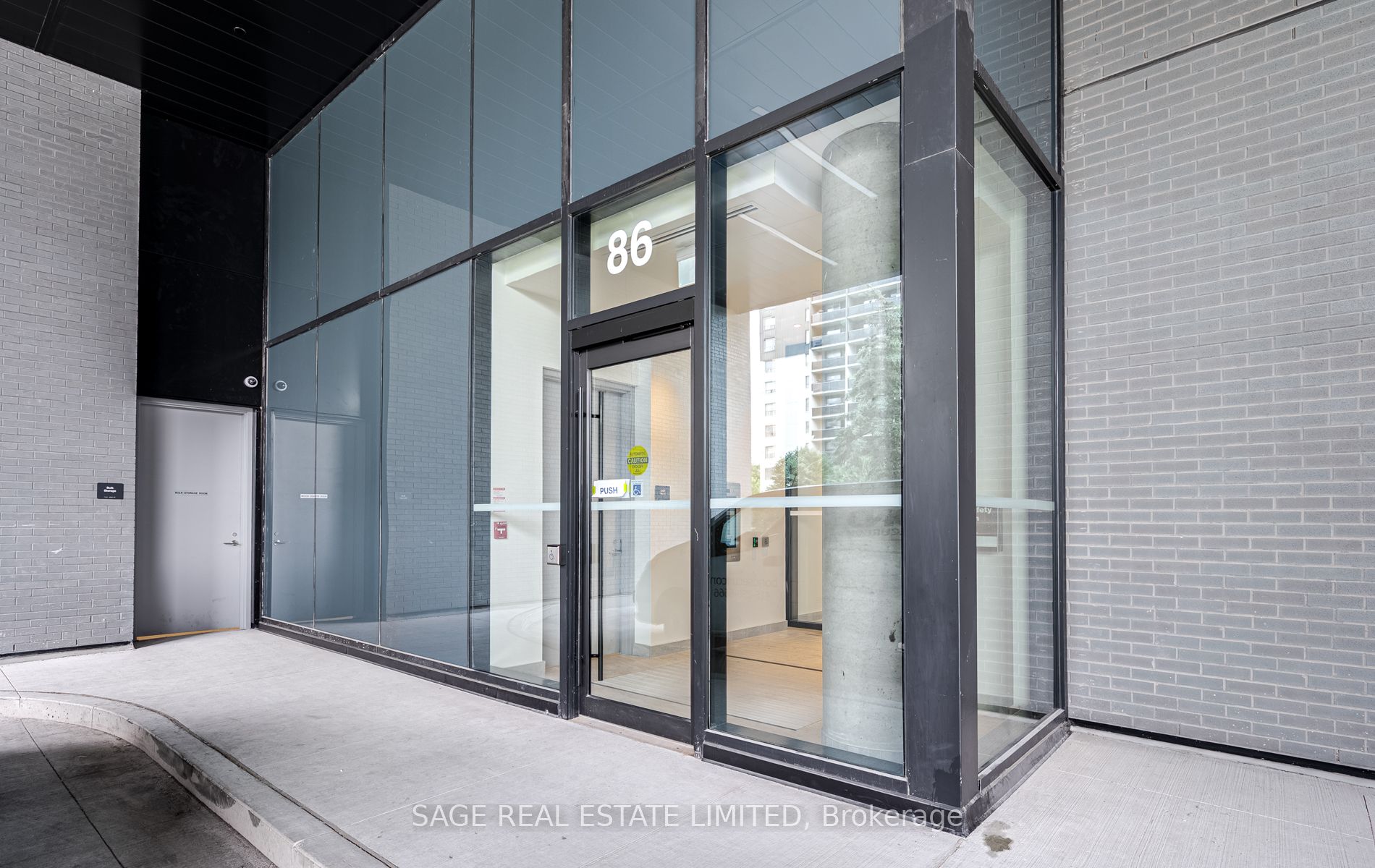 86 Dundas Street E 1601, Mississauga, ON L5A 0B1 photo 3