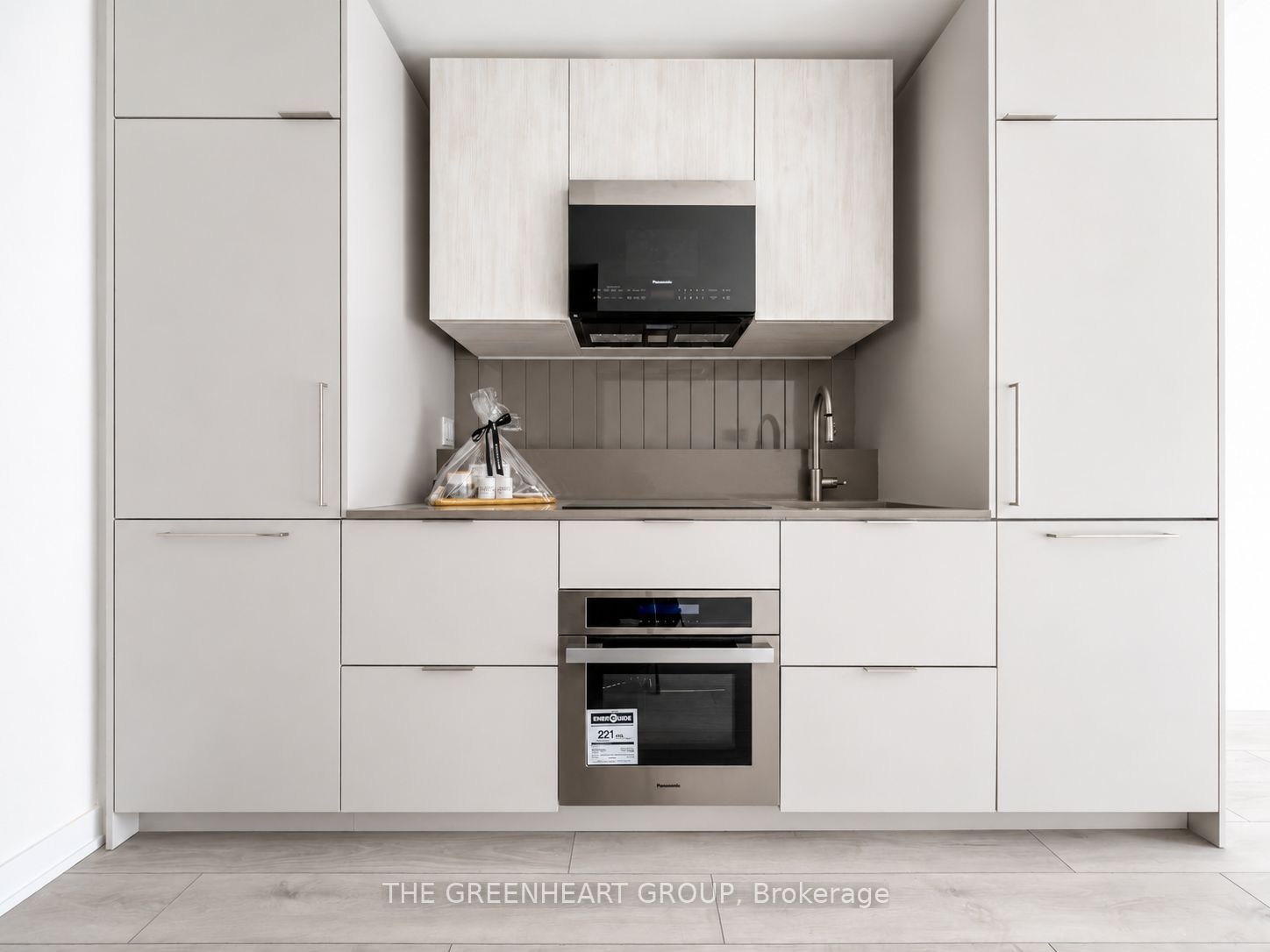 1 Fairview Road E 609, Mississauga, ON L5A 0B4 photo 2