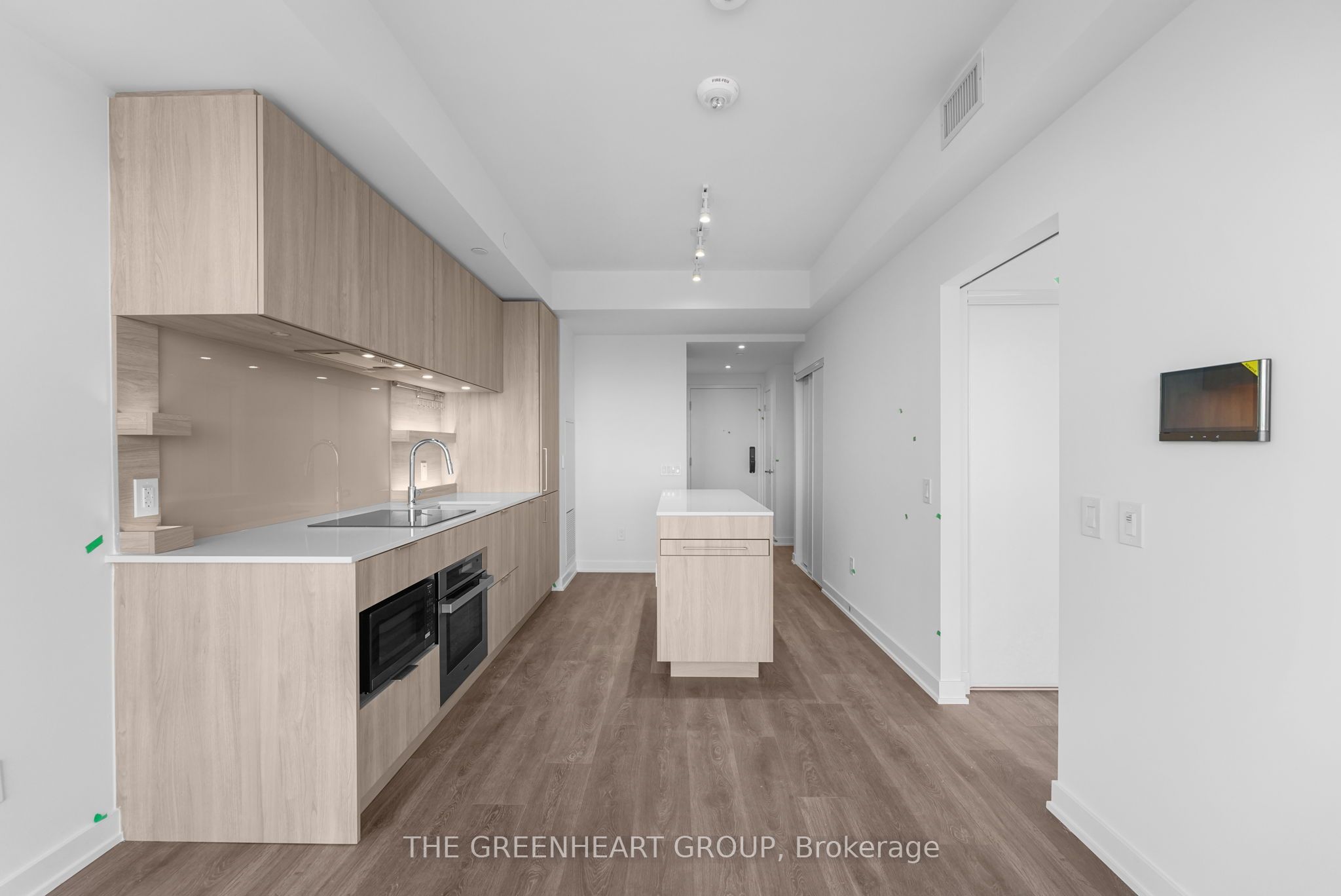 28 Ann Street 1006, Mississauga, ON L5G 0E1 photo 2