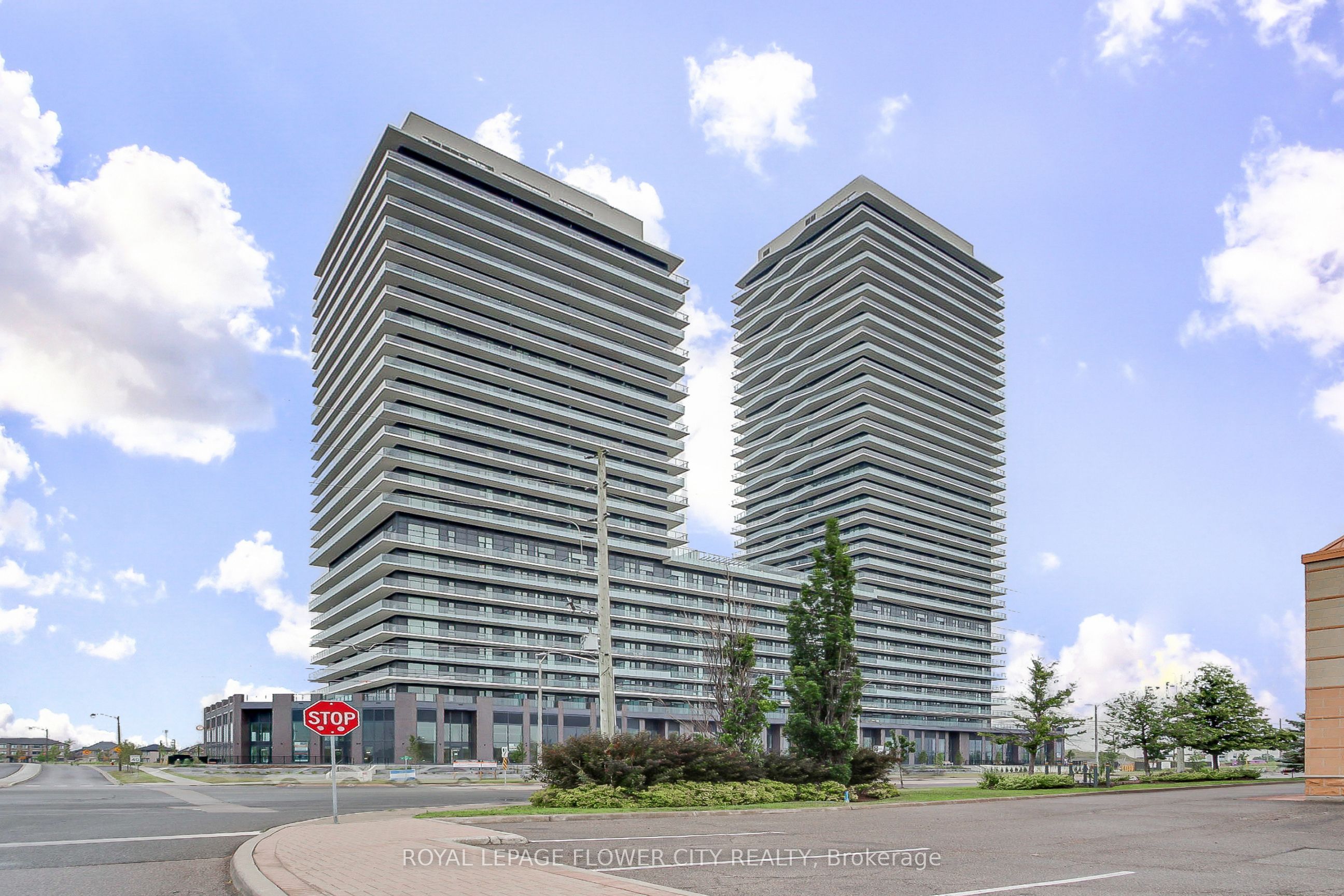 15 Skyridge Drive 1601, Brampton, ON L6P 4S3