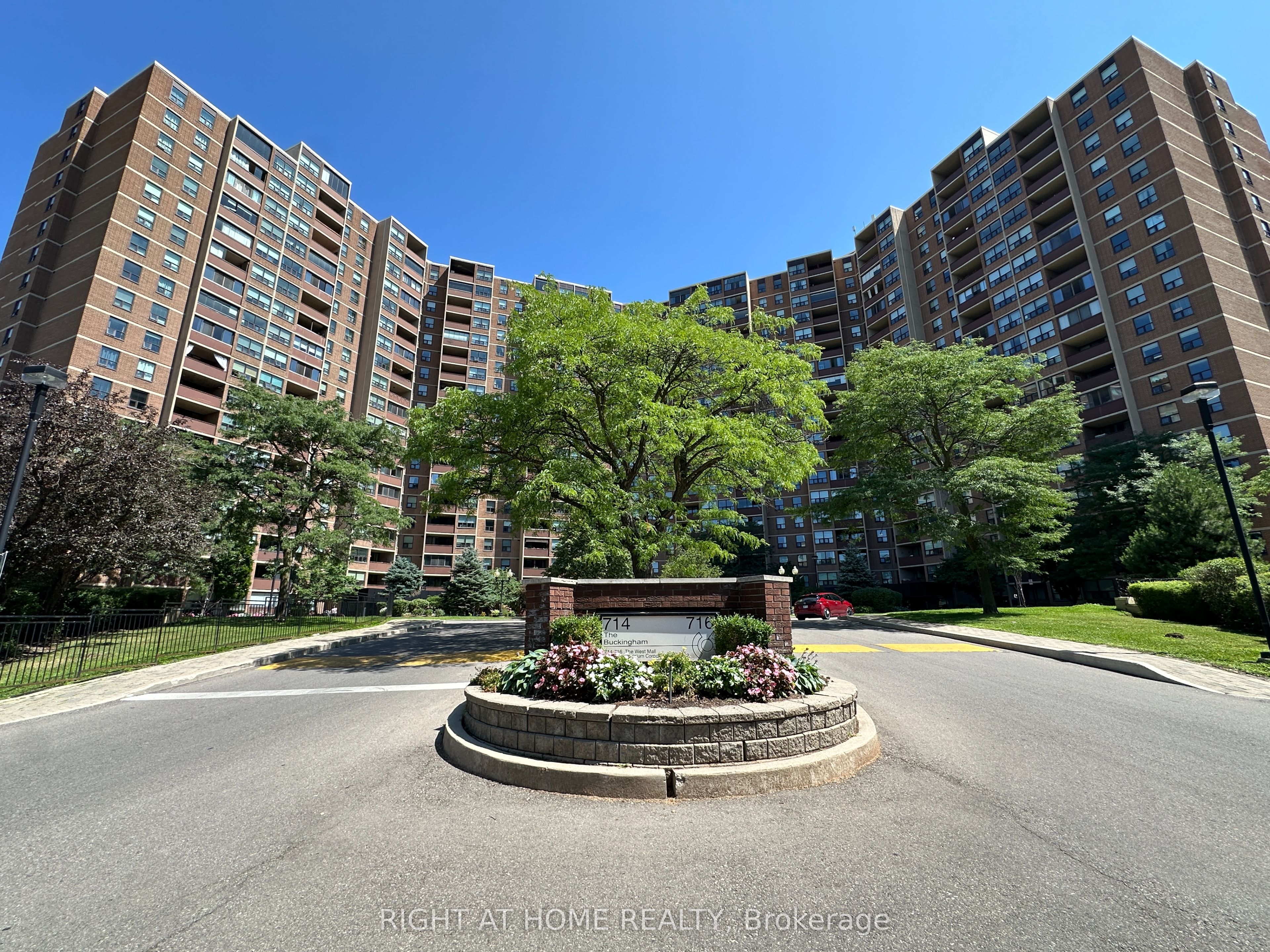 716 The West Mall N/A 1507, Toronto, ON M9C 4X6