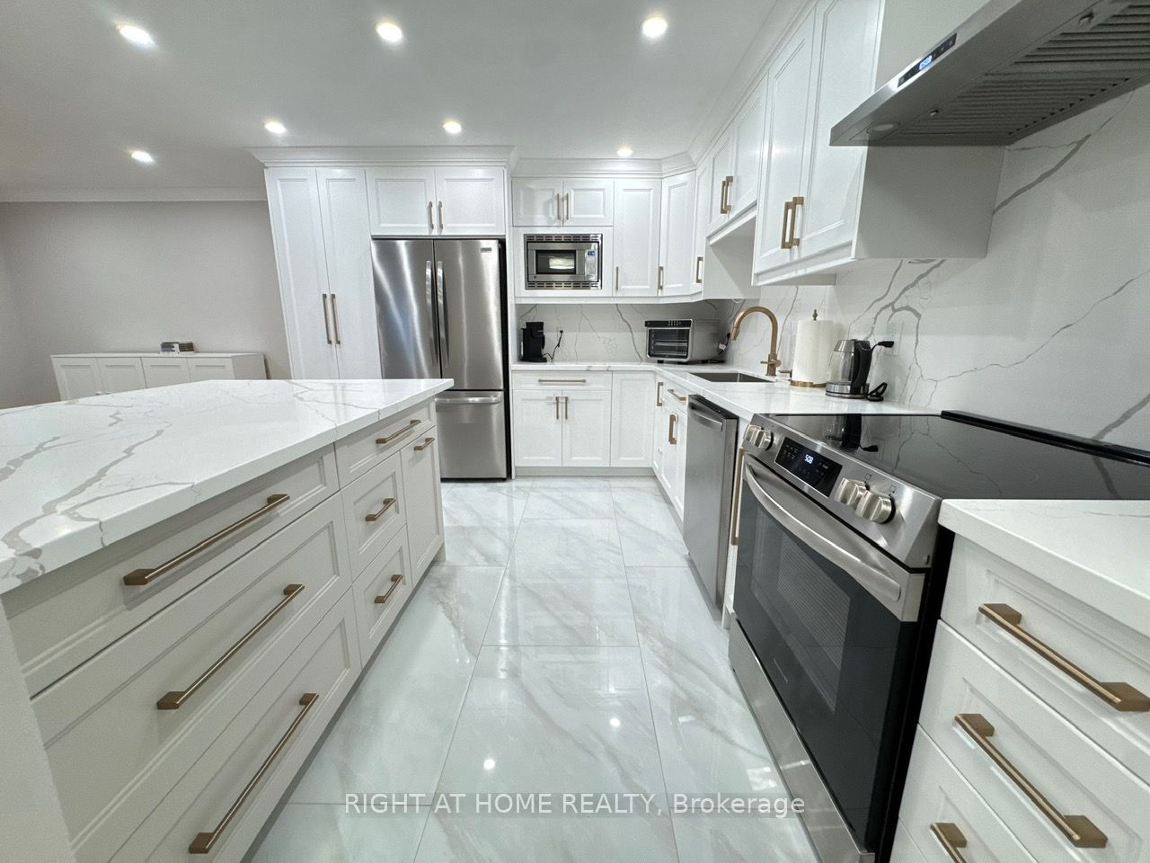 716 The West Mall N/A 1507, Toronto, ON M9C 4X6 photo 2