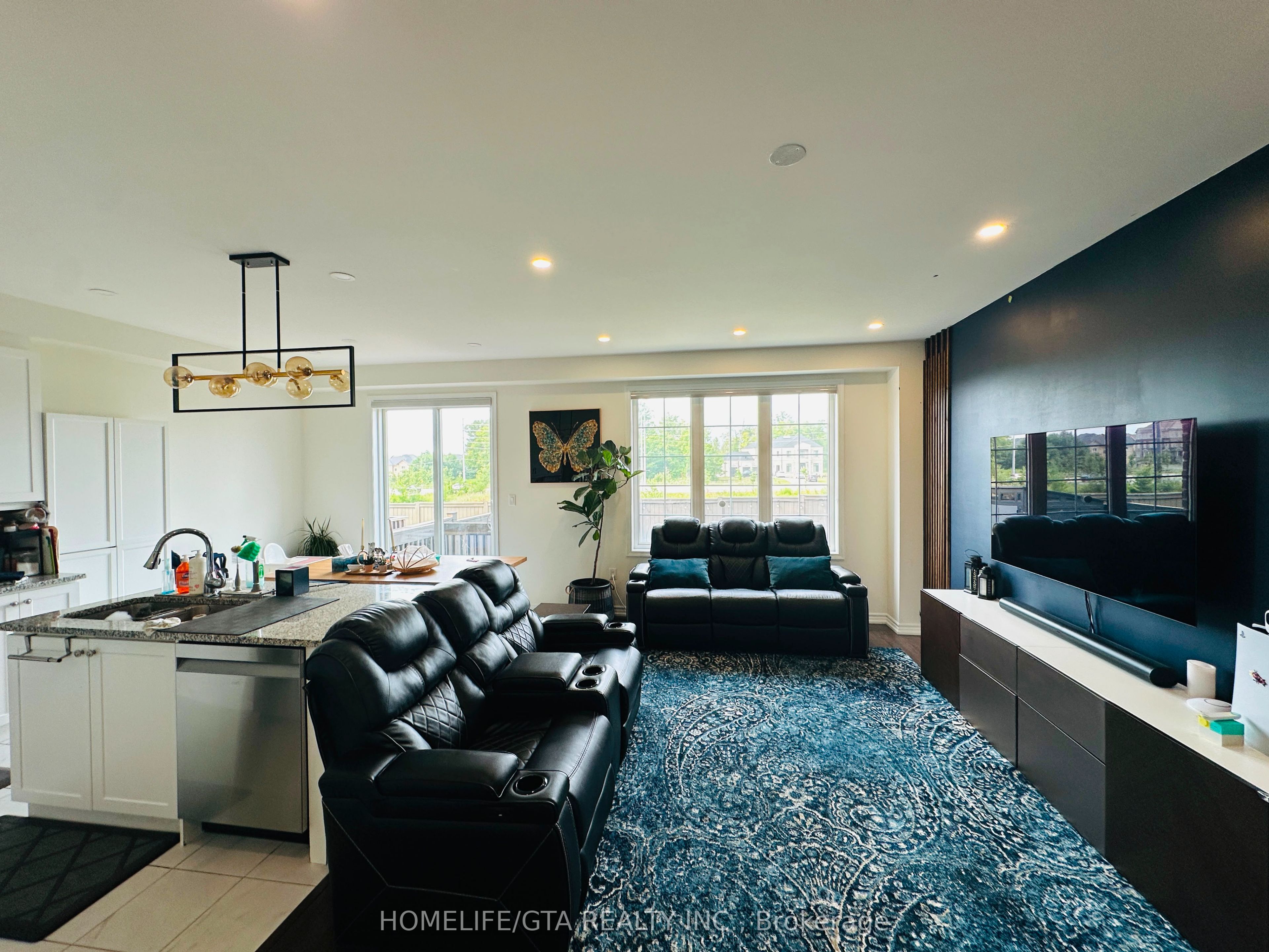 30 Circus Crescent, Brampton, ON L7A 5E3 photo 2