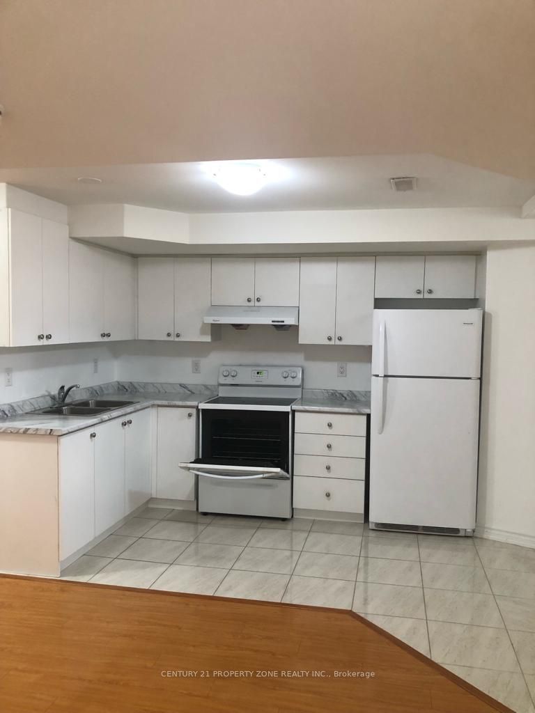 19 Angelgate ( Basement) Road, Brampton, ON L6Y 0X8 photo 3