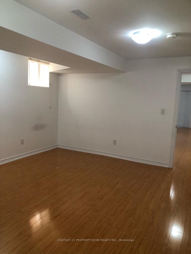 19 Angelgate ( Basement) Road, Brampton, ON L6Y 0X8 photo 5