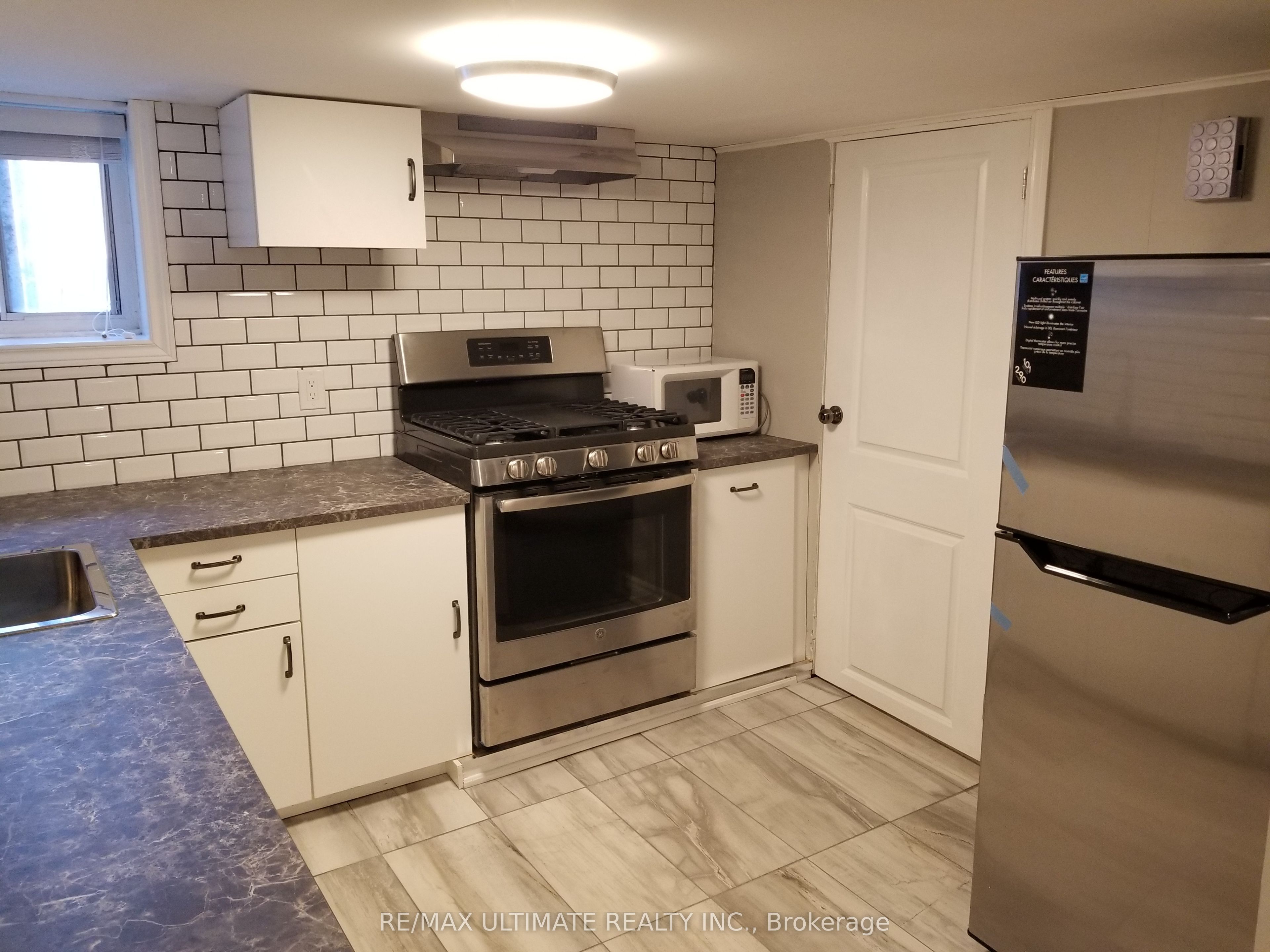 1133 Dufferin Street Lower, Toronto, ON M6H 4B7 photo 2