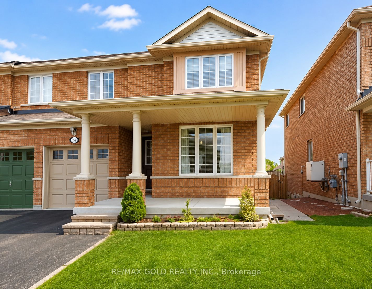 24 Junction Crescent, Brampton, ON L7A 2G6