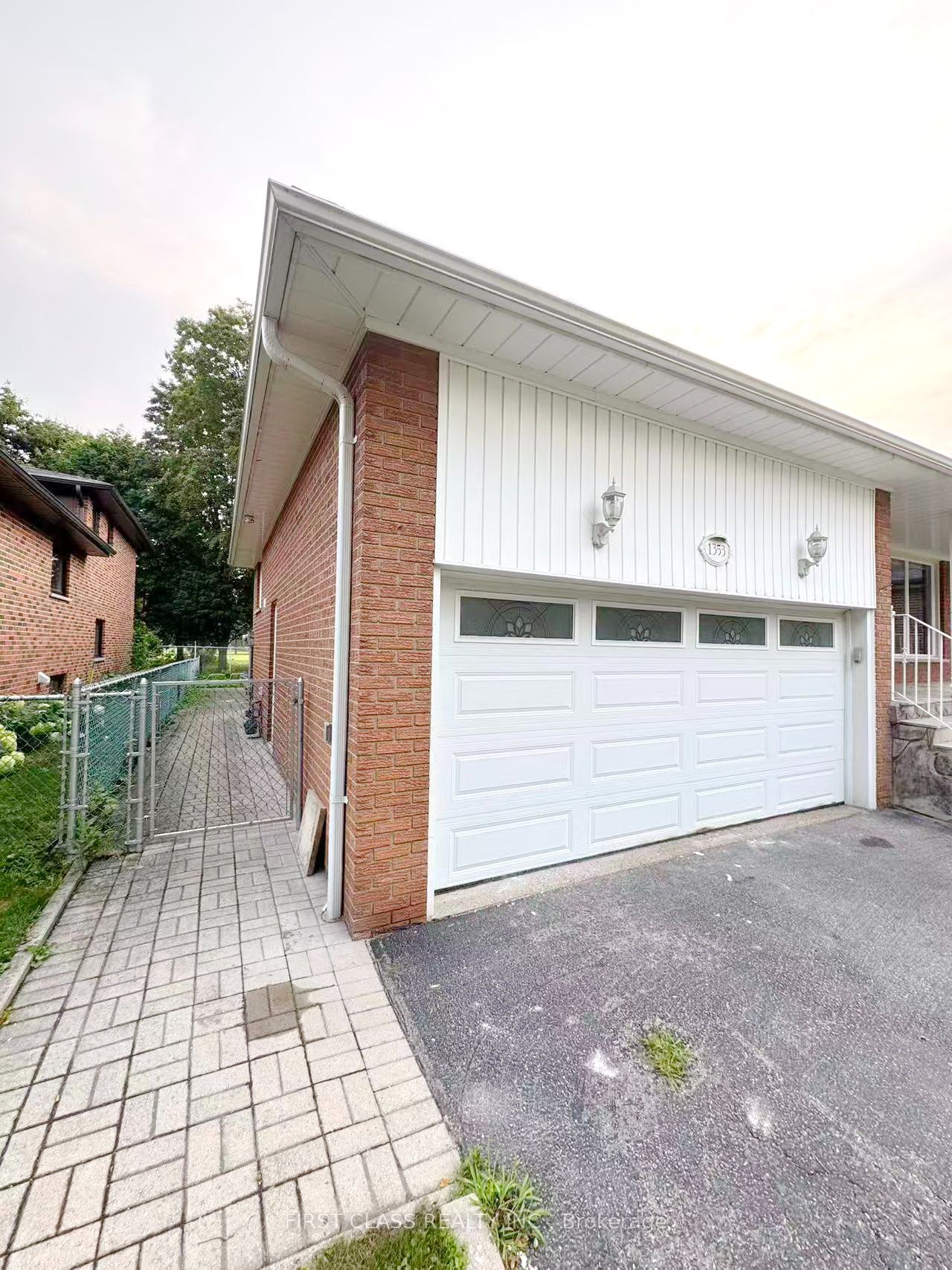 1353 Myron Drive lower unit, Mississauga, ON L5E 2N5