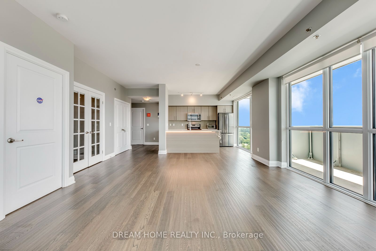 55 Speers Road 1609, Oakville, ON L6K 0H9 photo 4