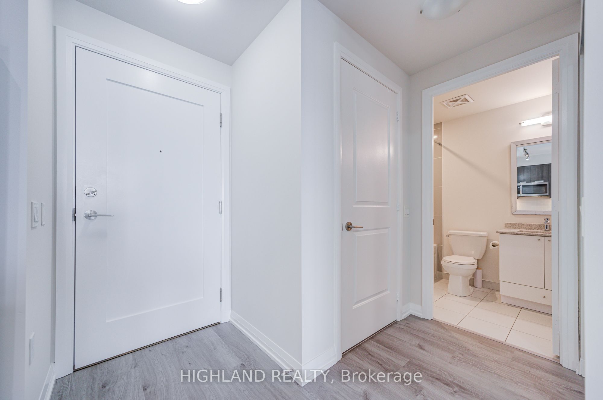 35 Watergarden Drive 2716, Mississauga, ON L5R 0G8 photo 4