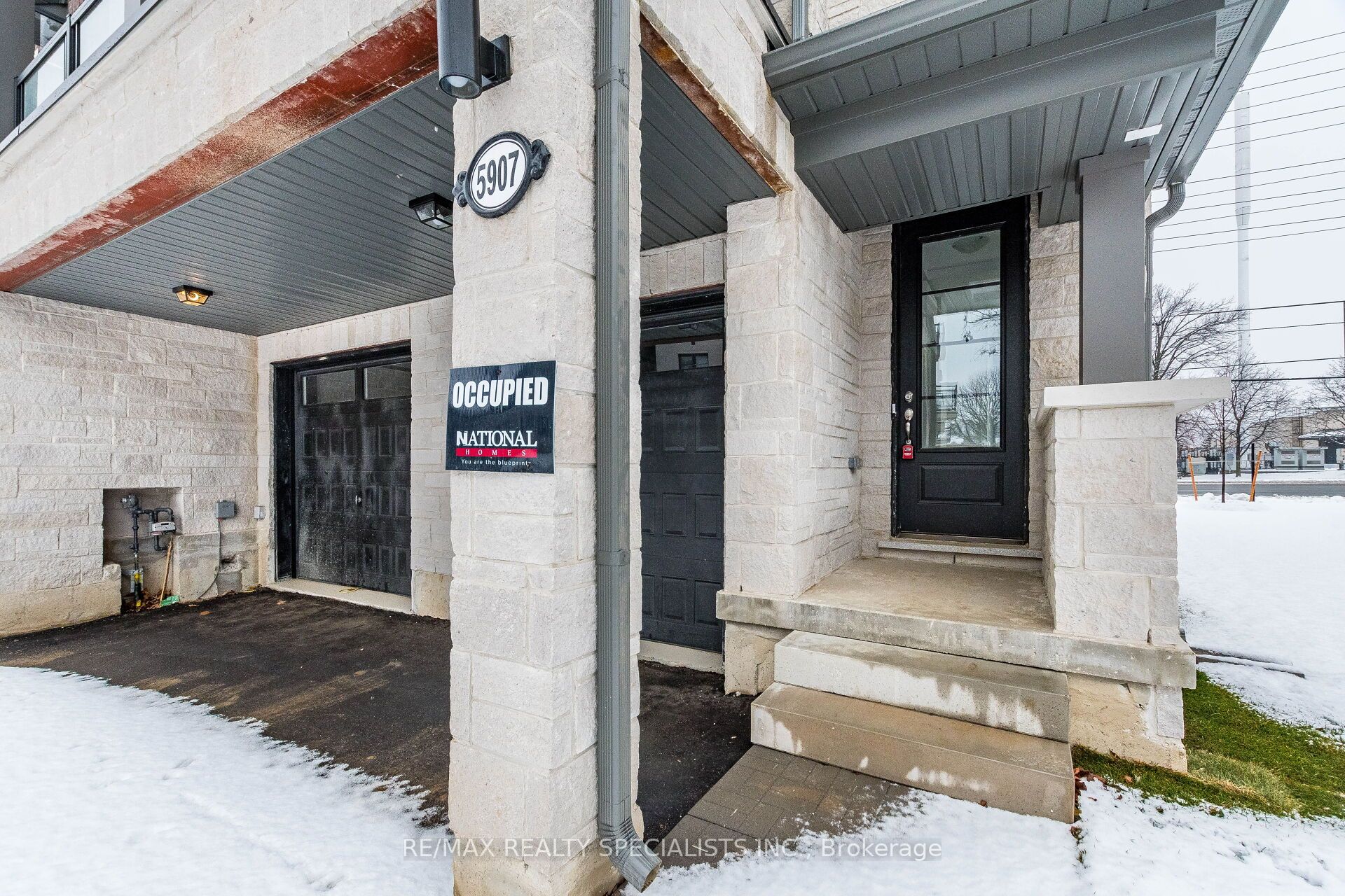 5907 Saigon Street Basement w Side of Main F, Mississauga, ON L5V 2V9 photo 2