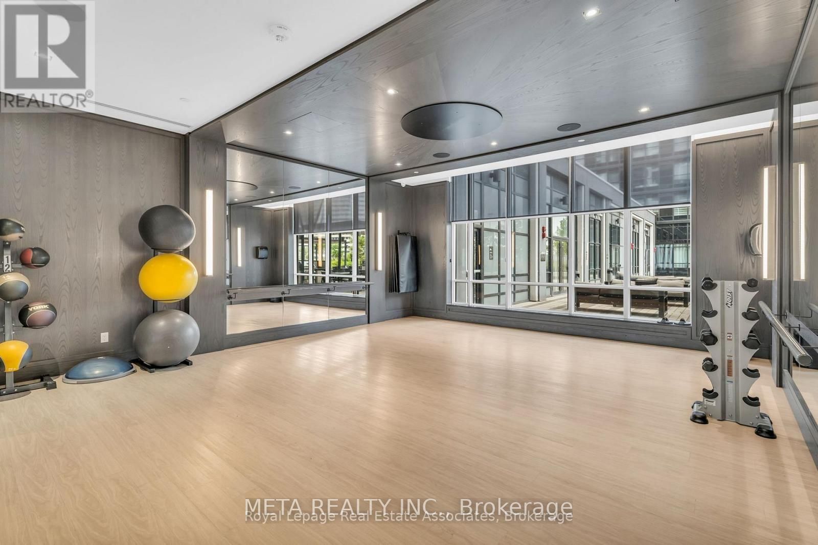 7 Mabelle Avenue 707, Toronto, ON M5T 0C9 photo 3