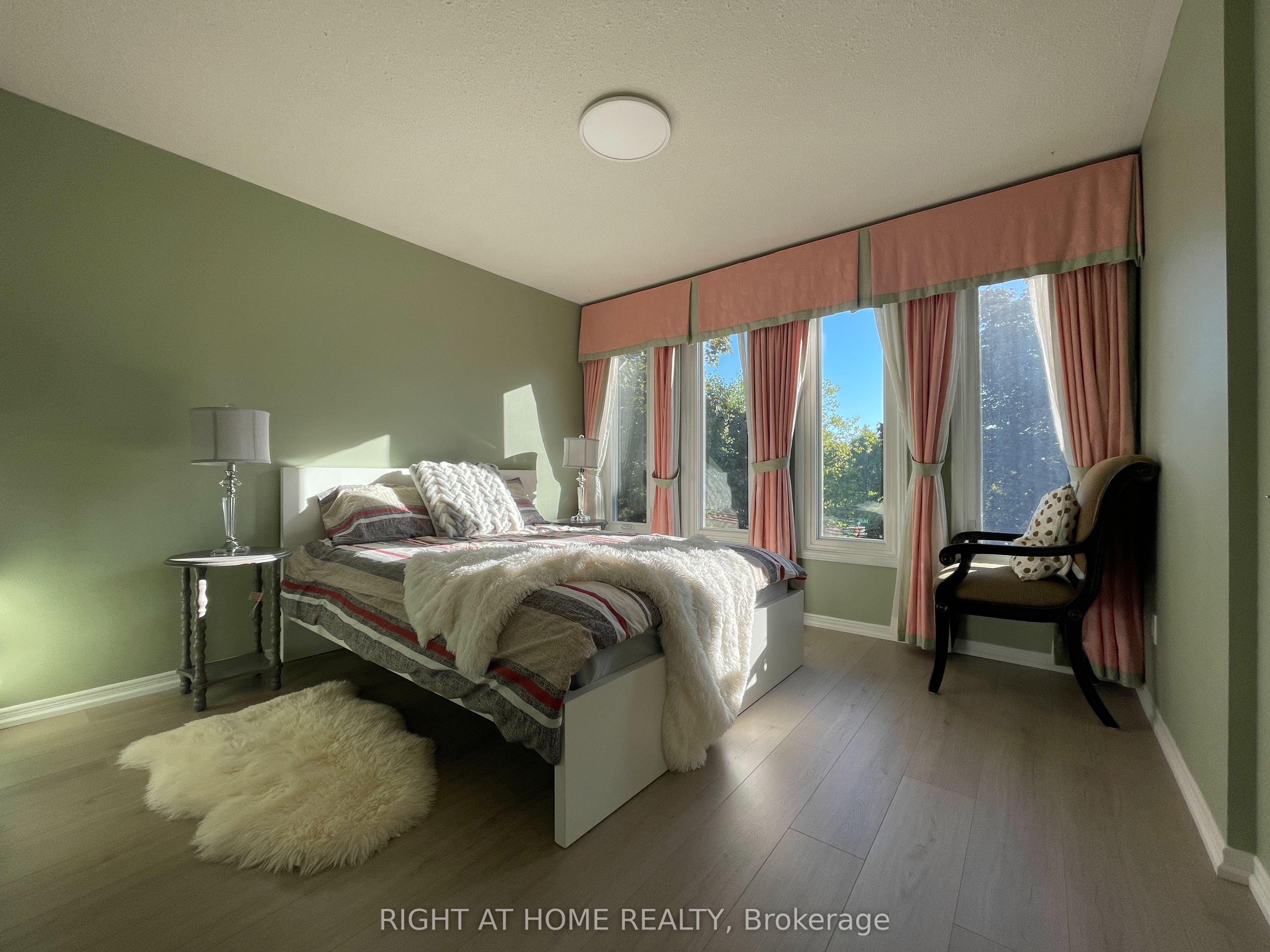1163 Rosethorne Road Upper, Oakville, ON L6M 1H5 photo 2