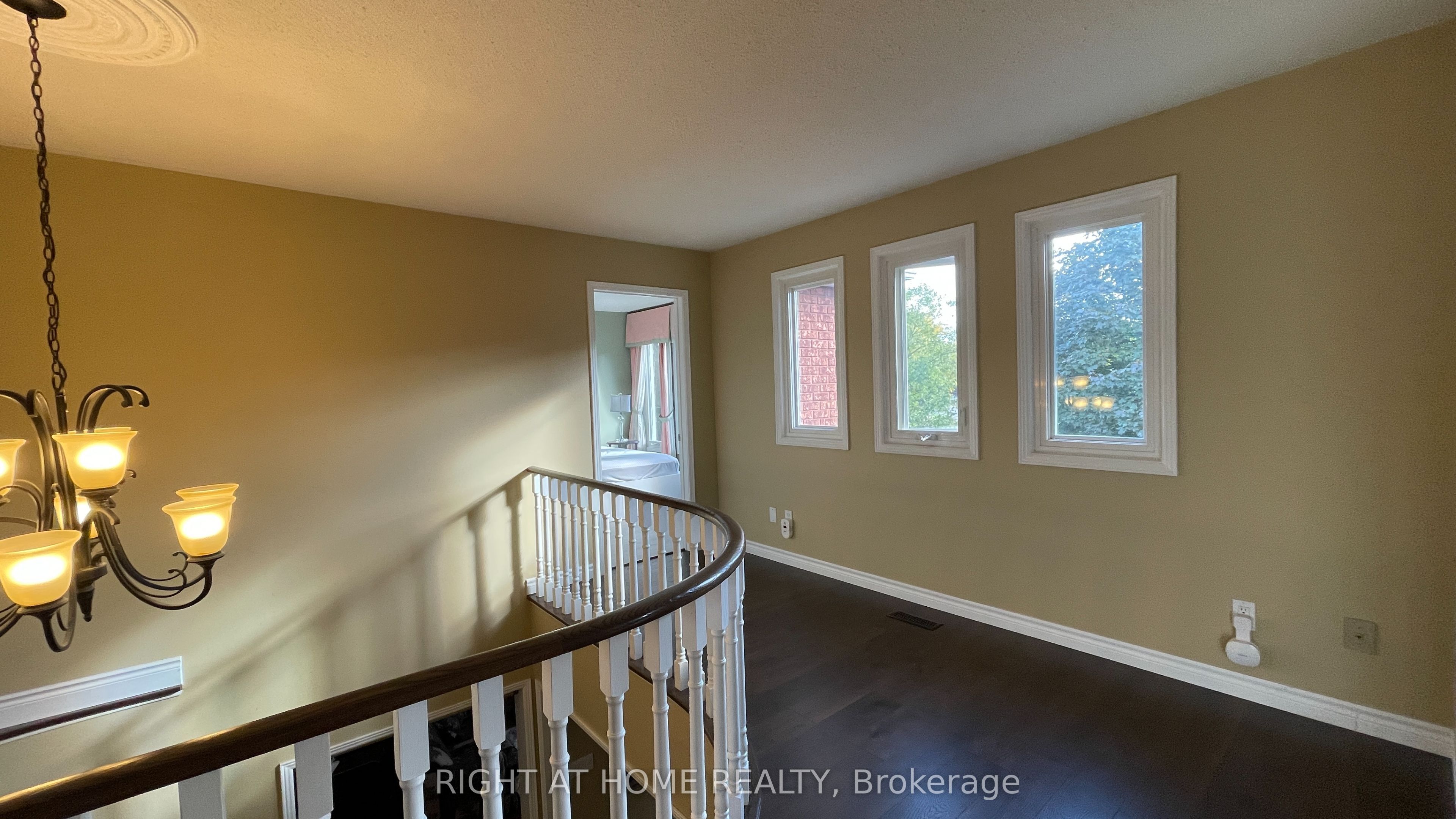 1163 Rosethorne Road Upper, Oakville, ON L6M 1H5 photo 5