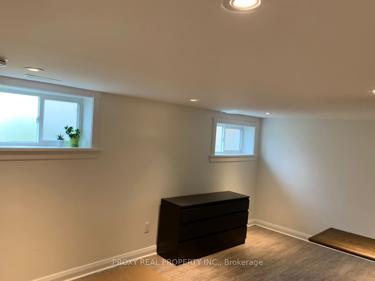 39 Winston Park Boulevard Bachelor, Toronto, ON M3K 1C1 photo 3