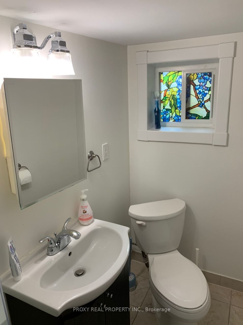 39 Winston Park Boulevard Bachelor, Toronto, ON M3K 1C1 photo 5