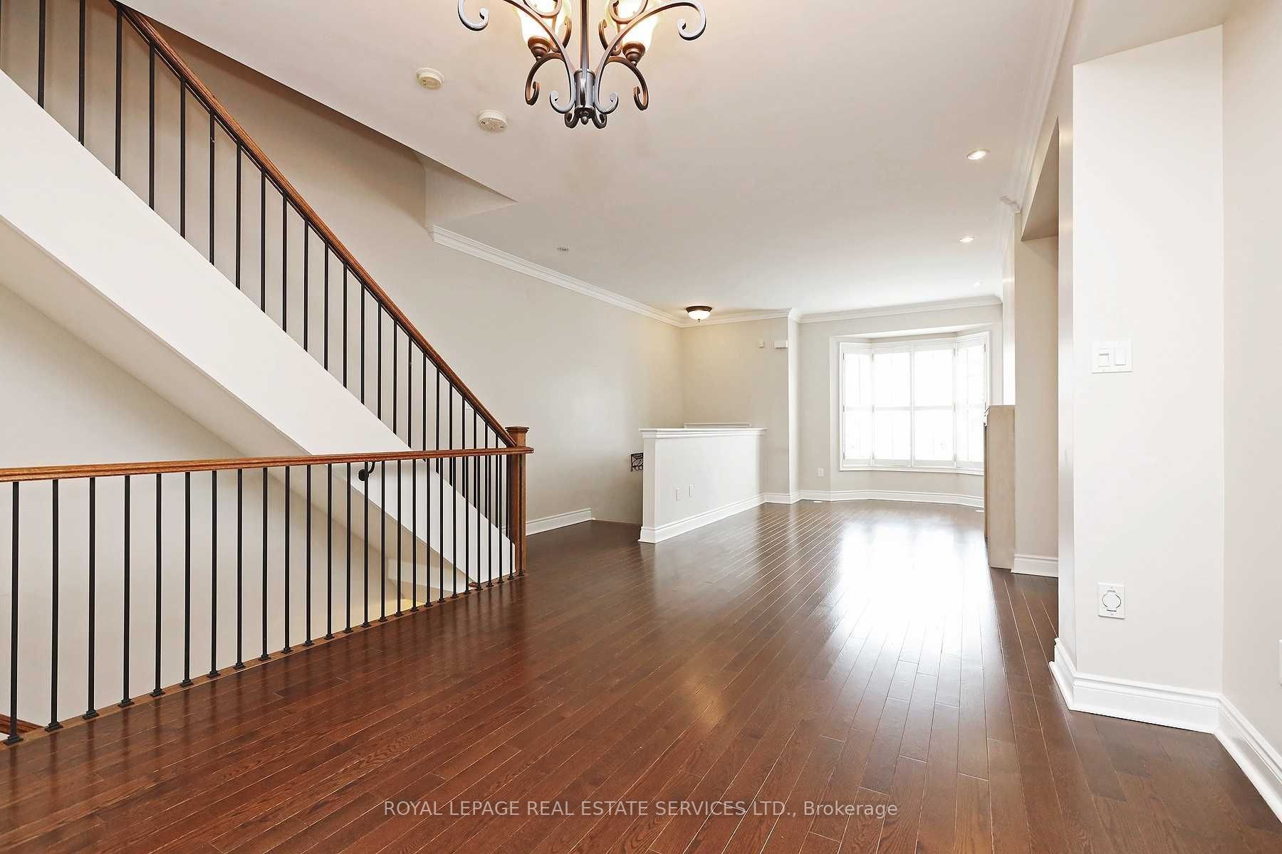 20 Shires Lane 1, Toronto, ON M8Z 6E1 photo 3