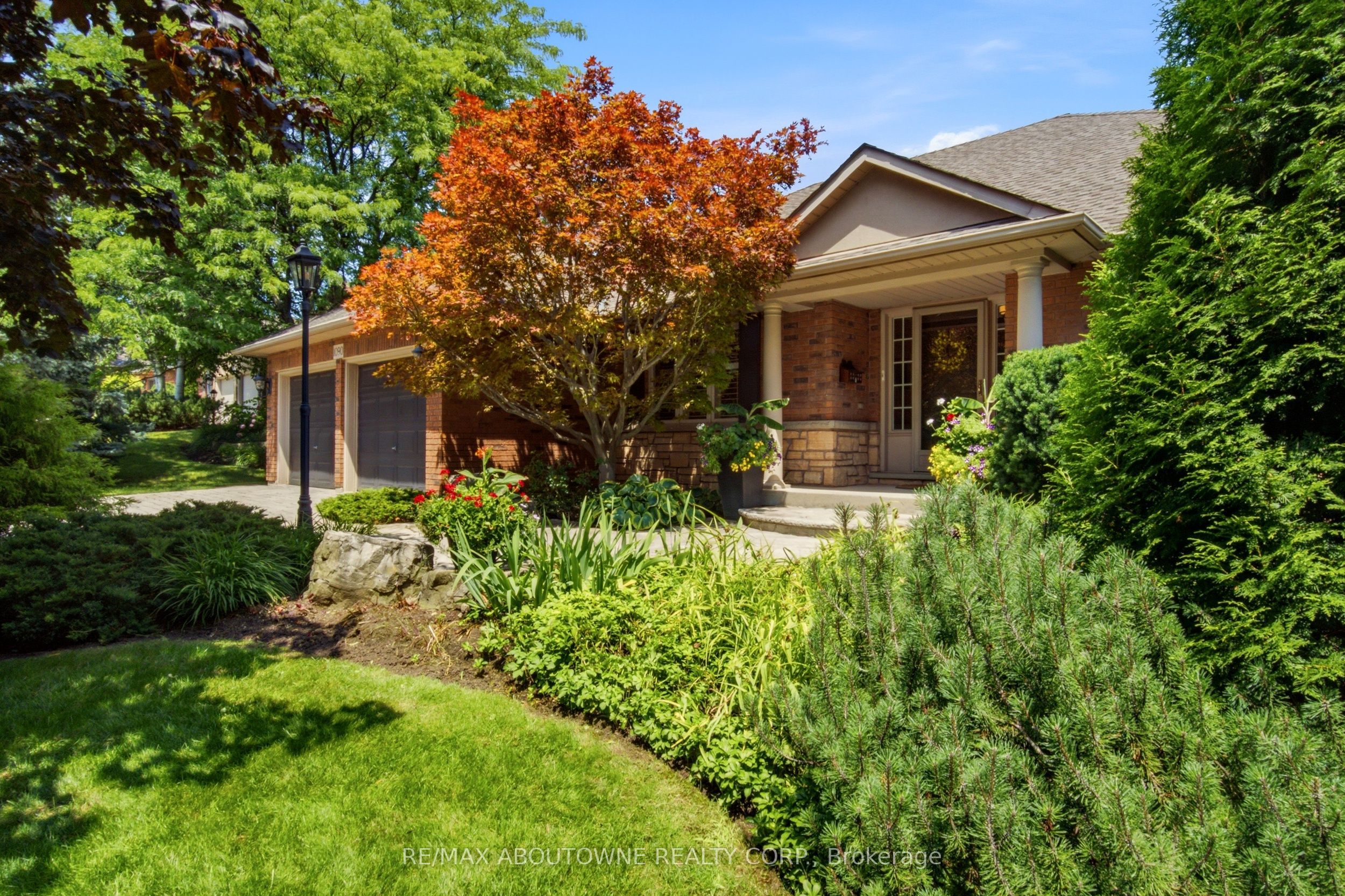1090 Crofton Way, Burlington, ON L7P 4W8 photo 5
