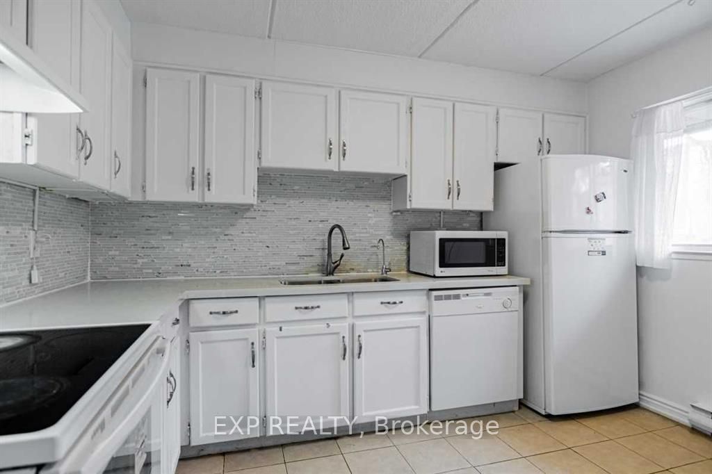 180 Mississauga Valley Boulevard 201, Mississauga, ON L5A 3M2 photo 4