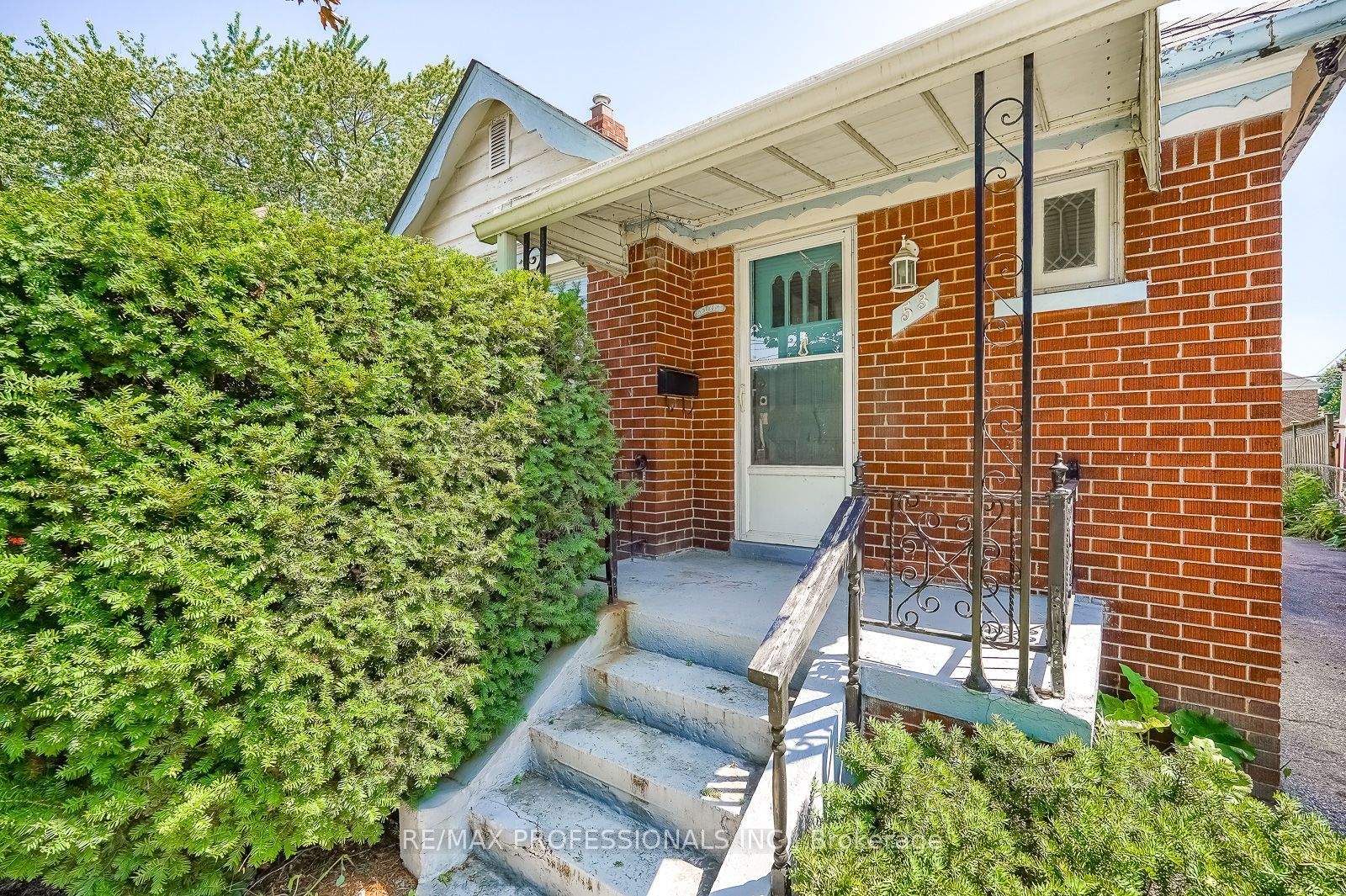 53 Twenty First Street, Toronto, ON M8V 3L8 photo 3