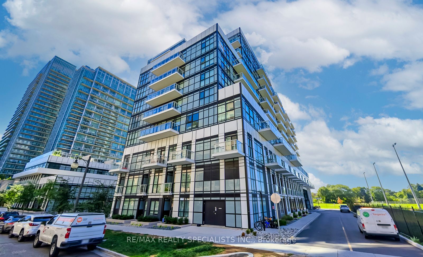 251 Manitoba Street 914, Toronto, ON M8Y 4G9 photo 3