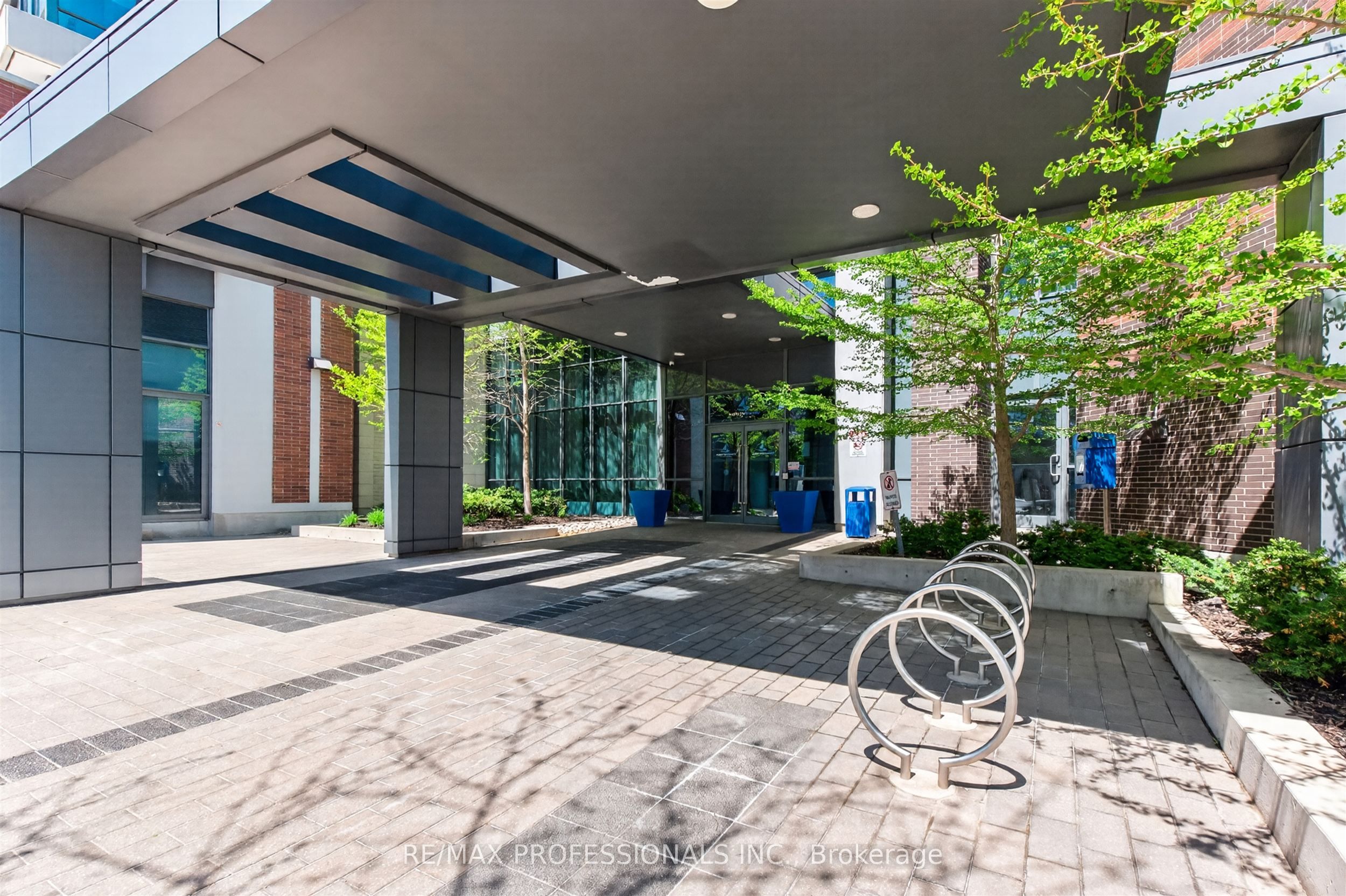 1 Hurontario Street 413, Mississauga, ON L5G 0A3 photo 3