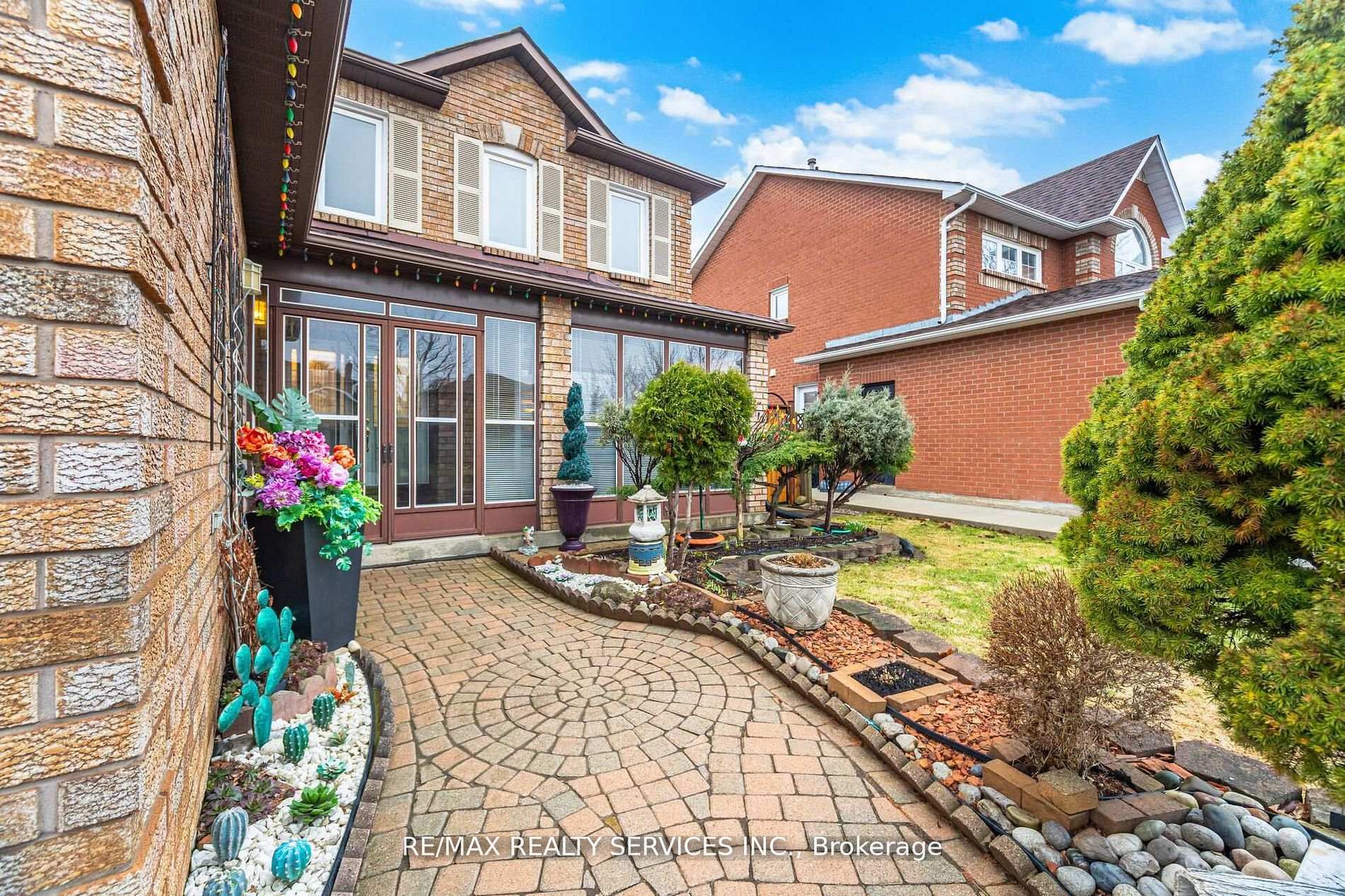 62 Fernbrook Crescent, Brampton, ON L6Z 3N7 photo 2