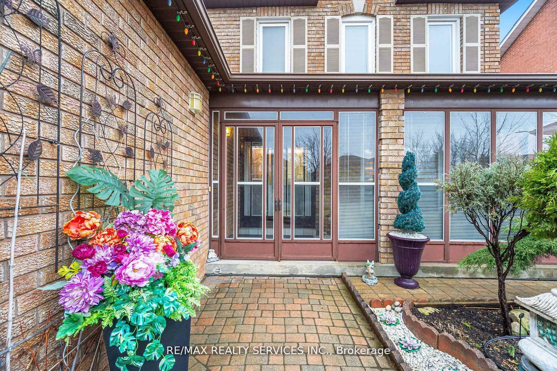 62 Fernbrook Crescent, Brampton, ON L6Z 3N7 photo 3
