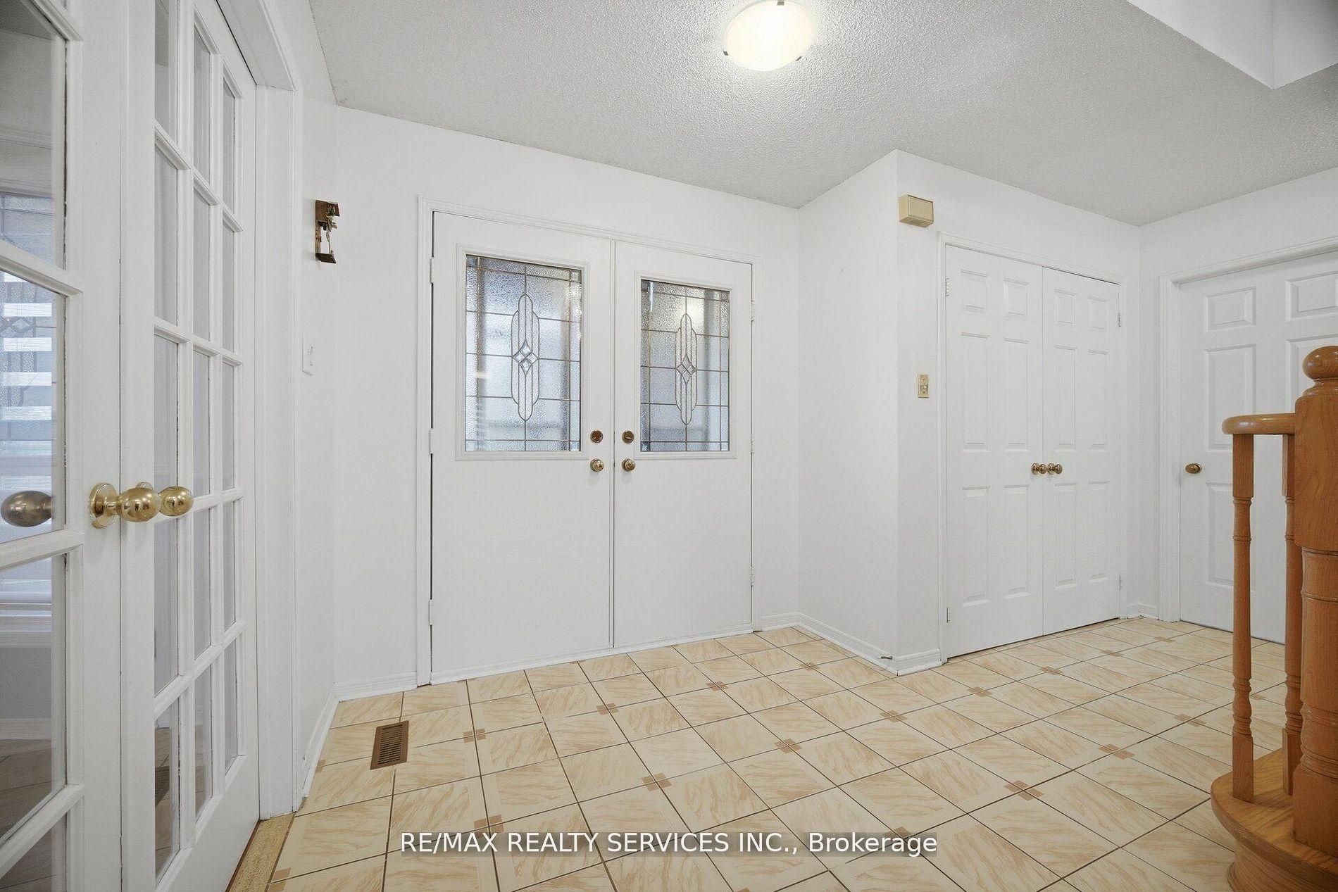 62 Fernbrook Crescent, Brampton, ON L6Z 3N7 photo 5