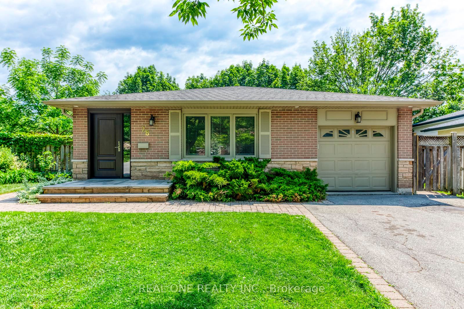 28 Osborne Crescent, Oakville, ON L6H 1G1 photo 5