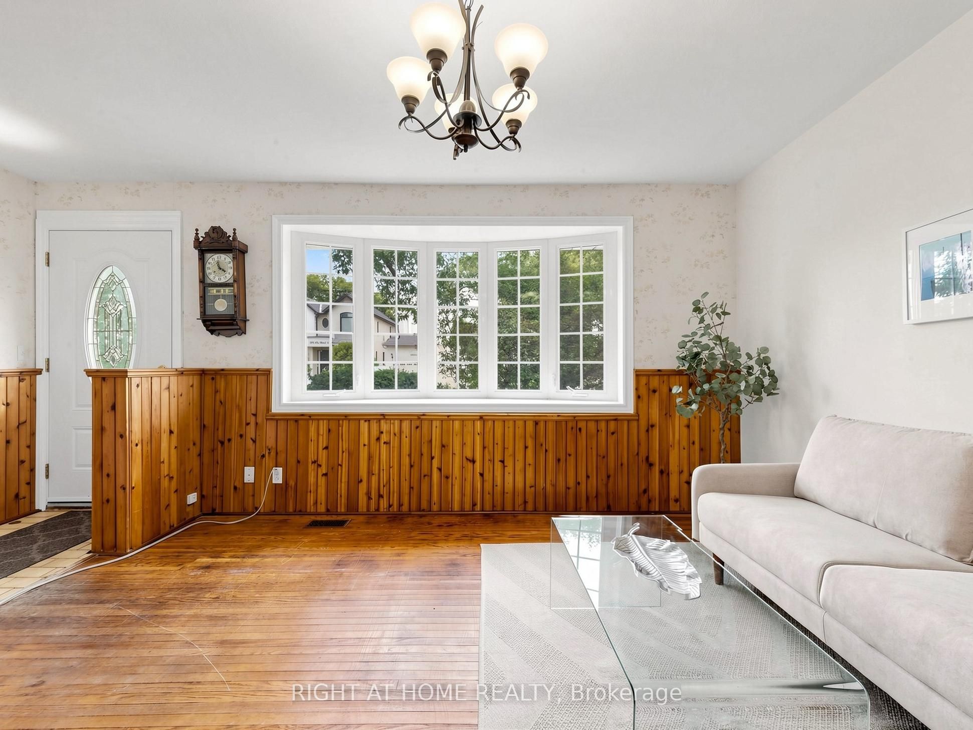 238 Troy Street, Mississauga, ON L5G 1S7 photo 4