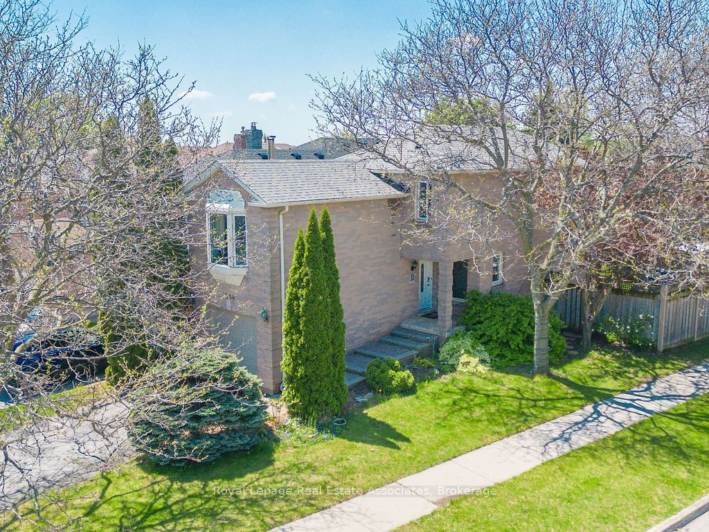 1308 Valerie Crescent, Oakville, ON L6J 7E2 photo 4