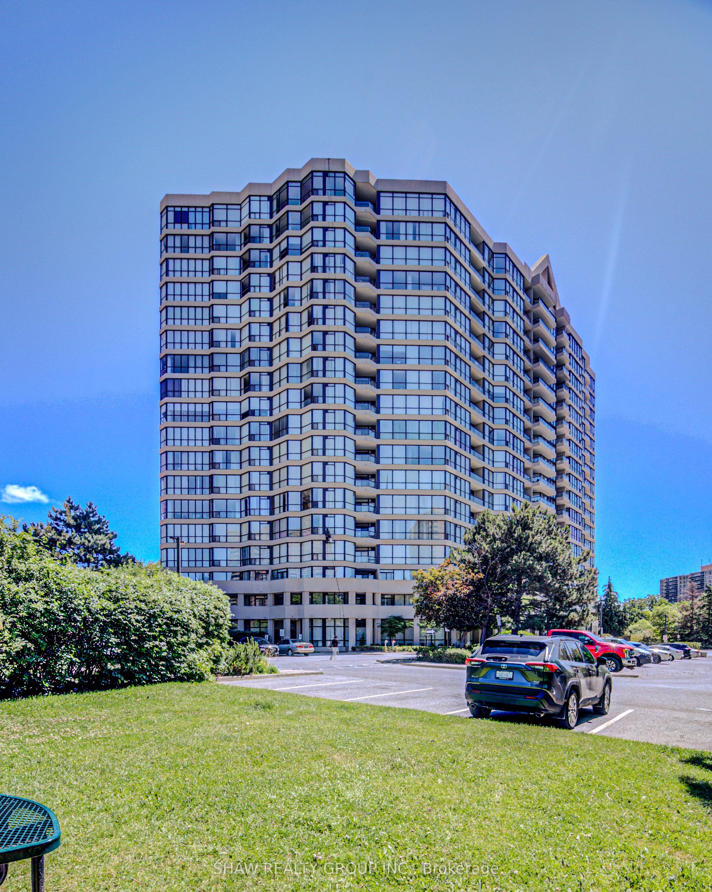5 Rowntree Road 1109, Toronto, ON M9V 5G9 photo 3