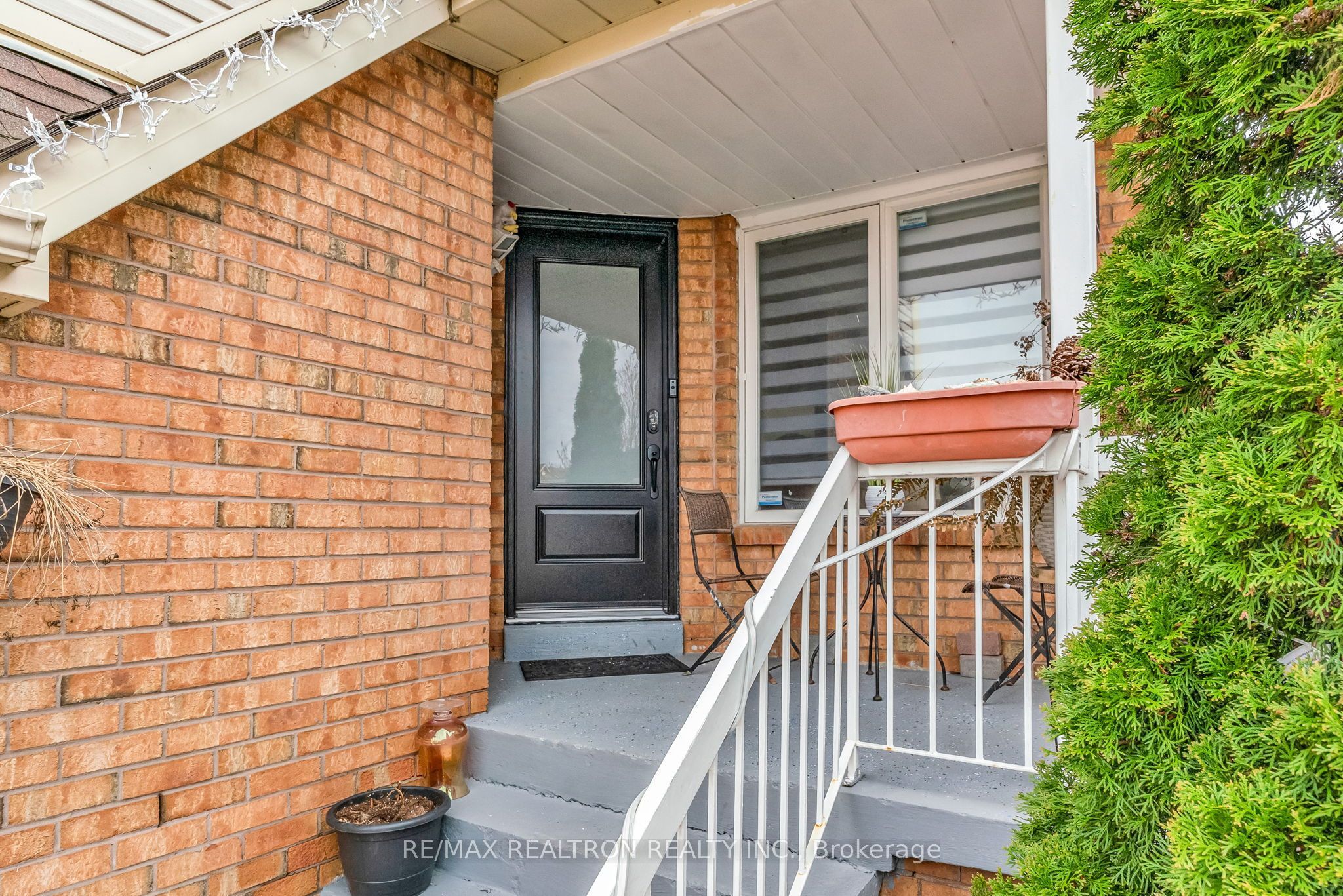 89 Beaconsfield Avenue, Brampton, ON L6Y 4R6 photo 3