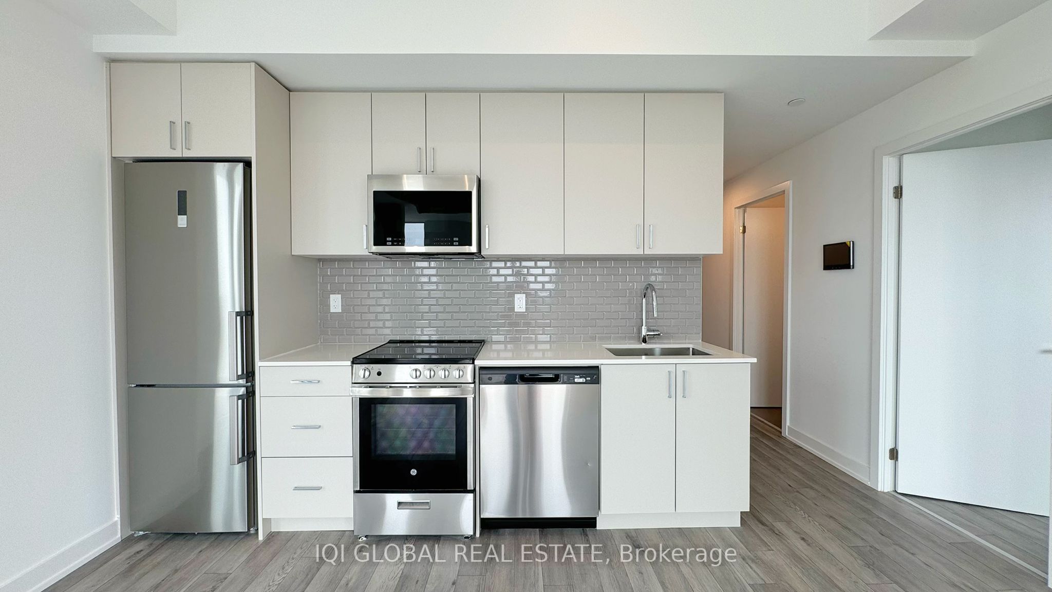 1005 Dundas Street E 556, Oakville, ON L6H 8C7 photo 2