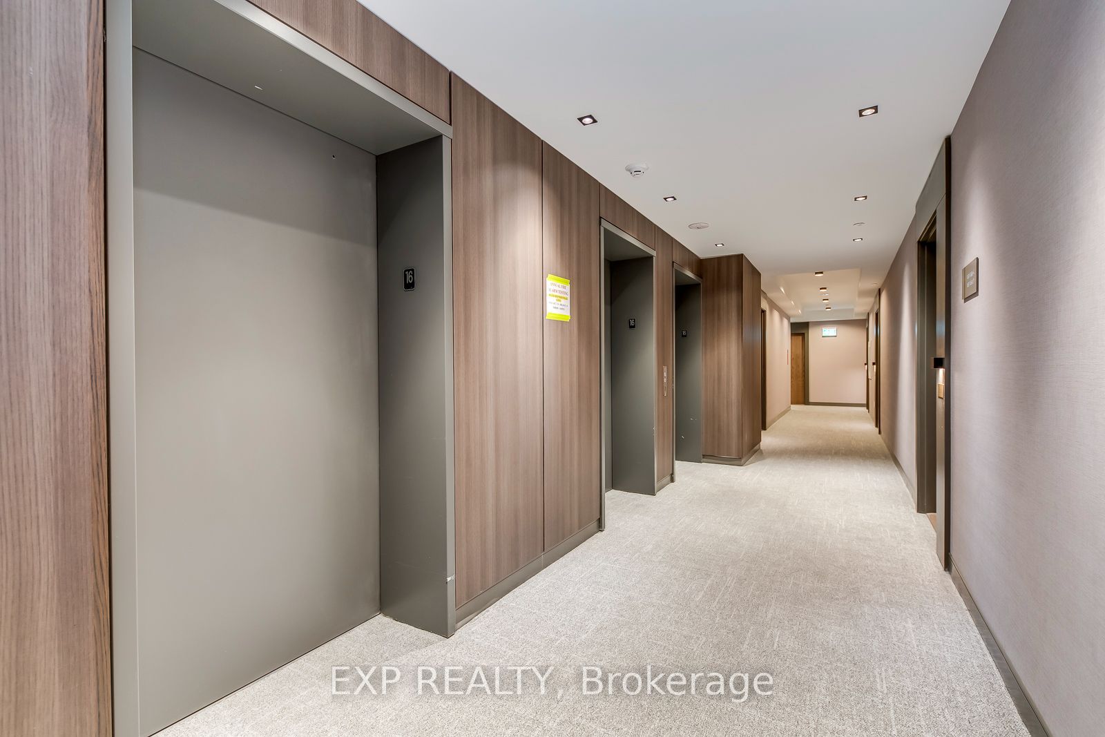 1035 Southdown Road 1605, Mississauga, ON L5J 0A2 photo 4