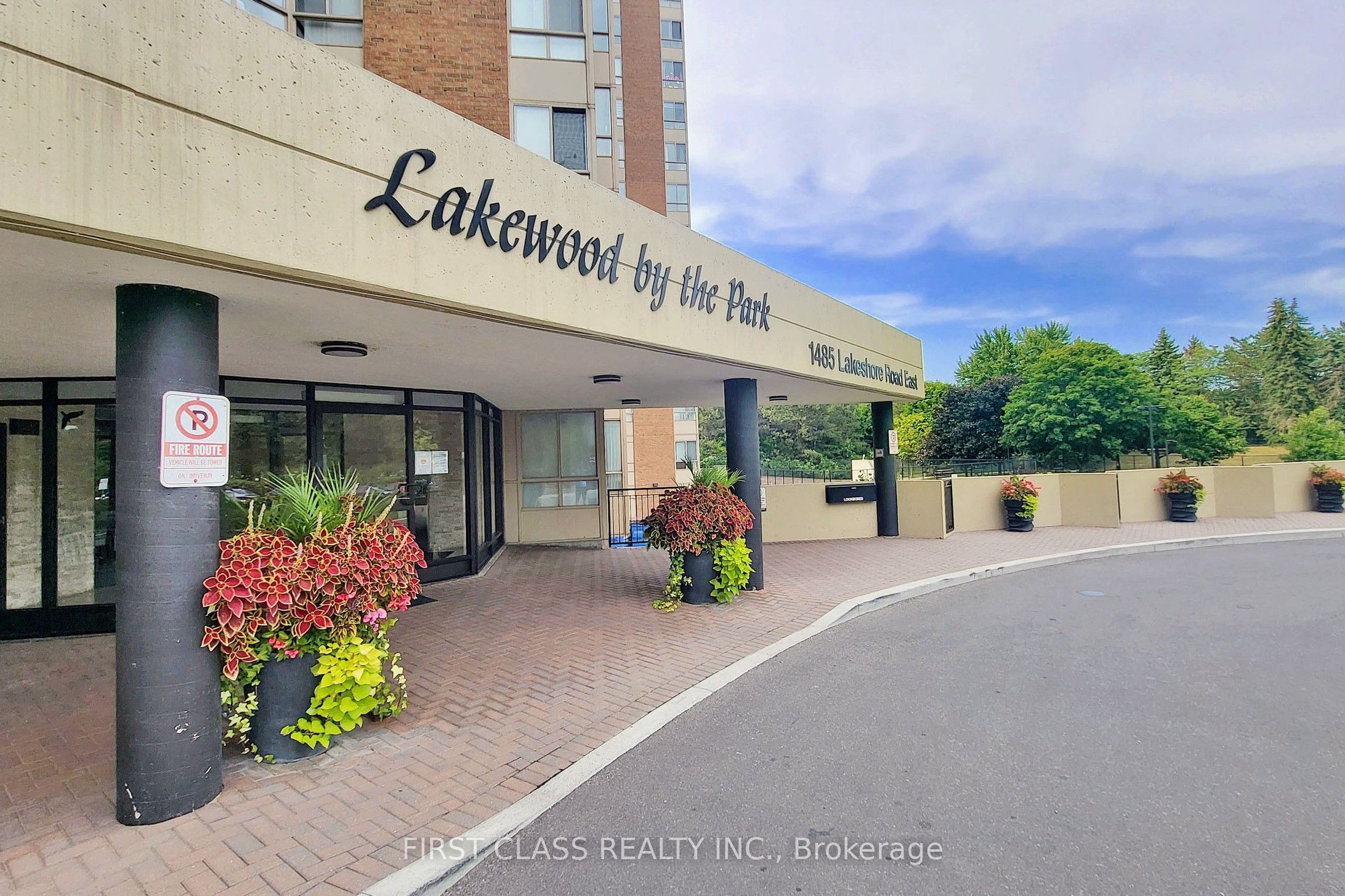 1485 E Lakeshore Road E 1117, Mississauga, ON L5E 3G2 photo 2