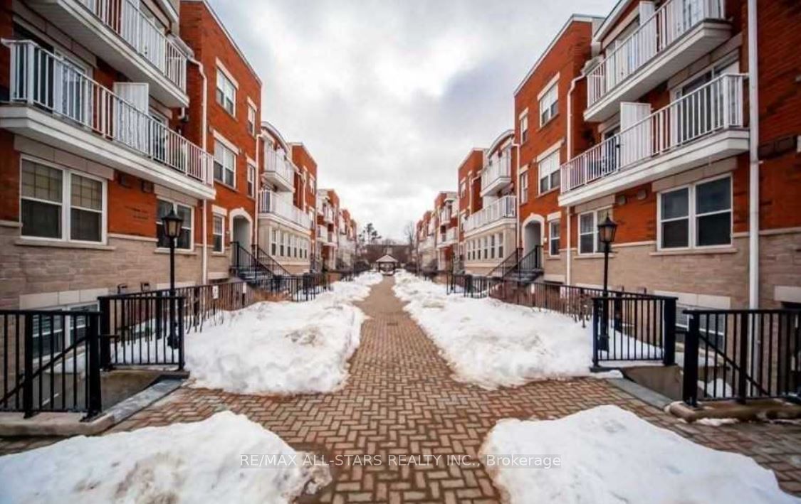 37 Four Winds Drive 105, Toronto, ON M3J 1K7 photo 2