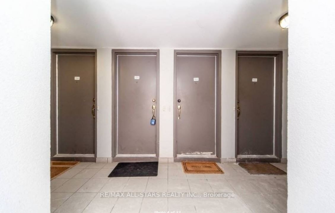 37 Four Winds Drive 105, Toronto, ON M3J 1K7 photo 4