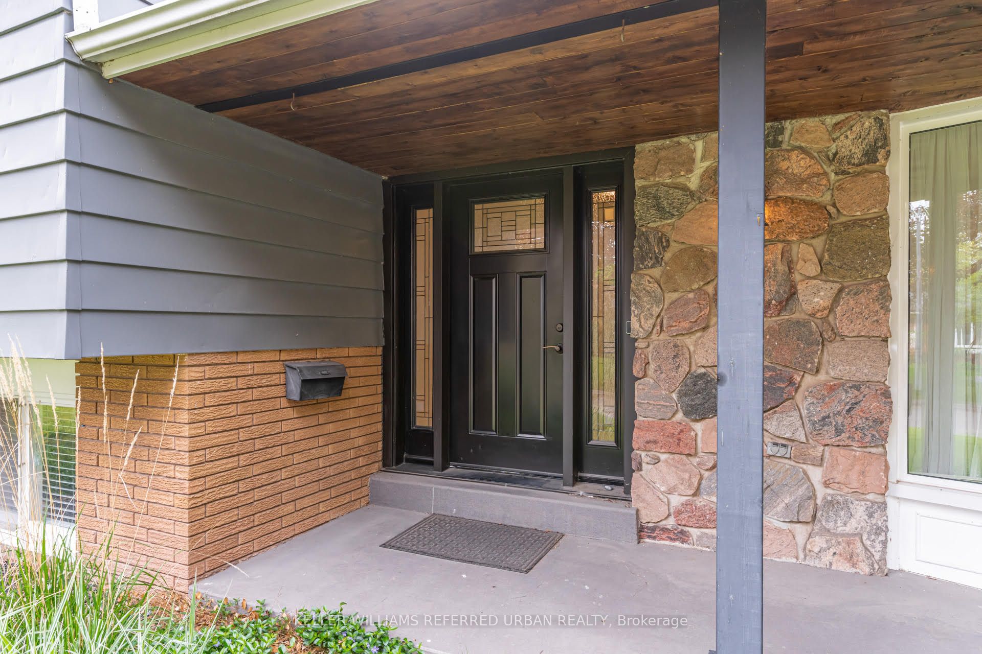 5171 Mulberry Drive, Burlington, ON L7L 3P5 photo 4