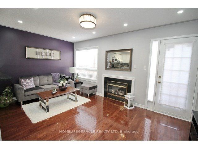 3157 Bentley Drive, Mississauga, ON L5M 6V8 photo 3