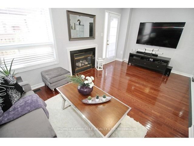 3157 Bentley Drive, Mississauga, ON L5M 6V8 photo 4