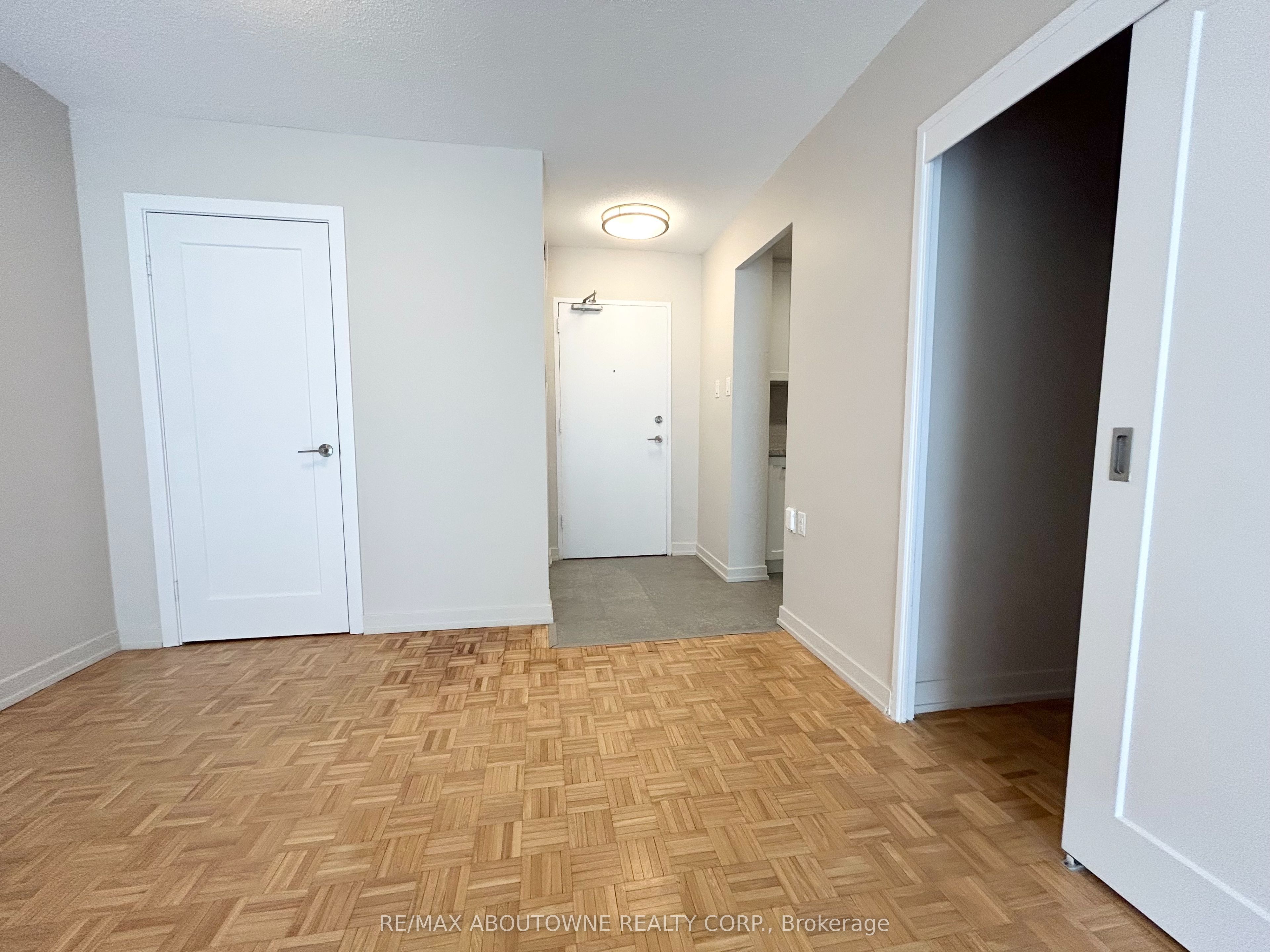 101 Millside Drive 1008, Milton, ON L9T 3C2 photo 5