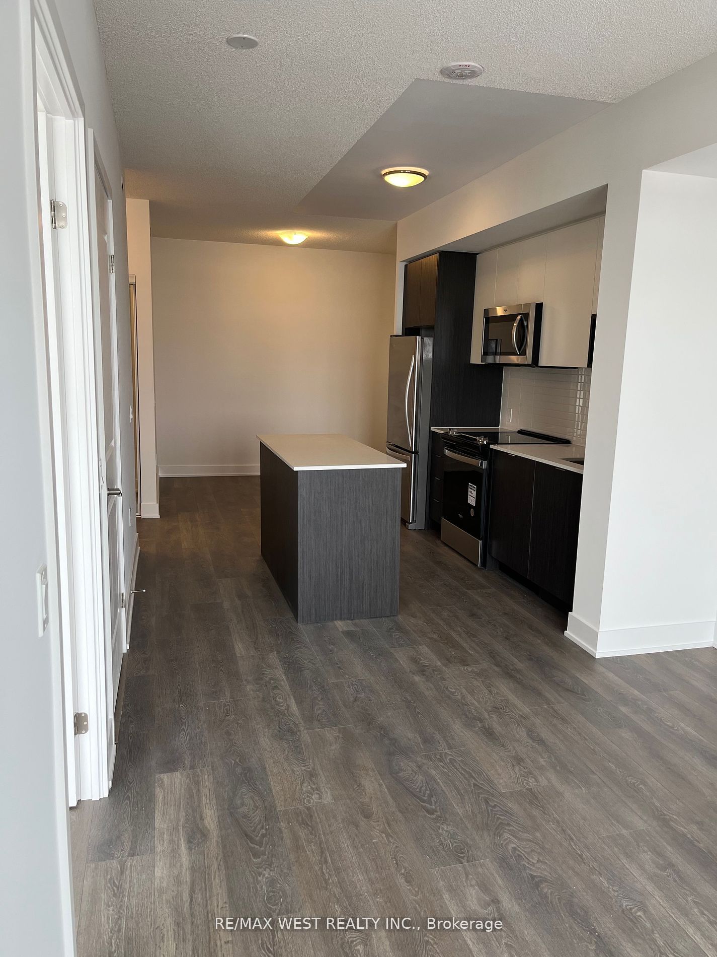 202 Burhamthorpe Road E 506W, Mississauga, ON L5A 0B2 photo 3