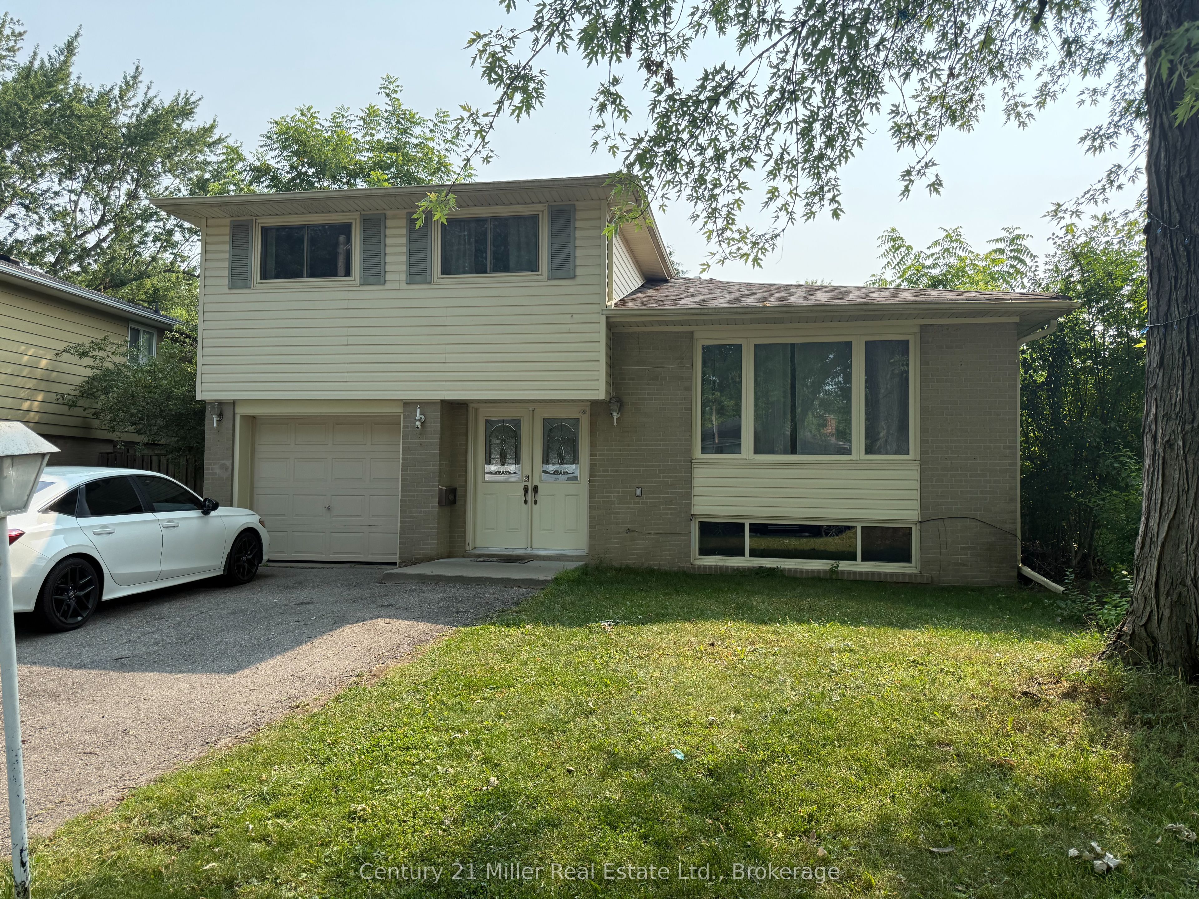 35 Melville Crescent, Brampton, ON L6W 2S3