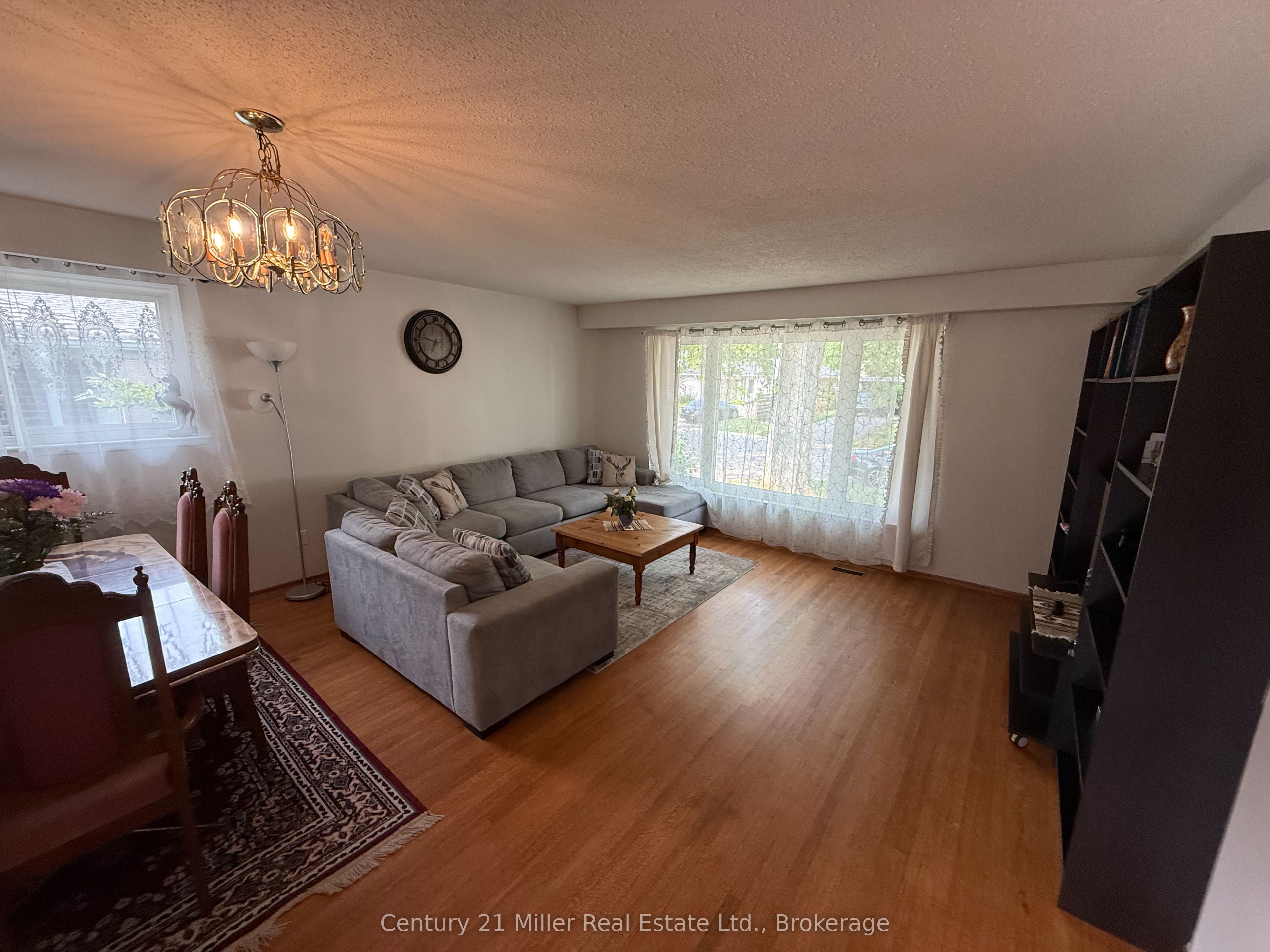 35 Melville Crescent, Brampton, ON L6W 2S3 photo 4