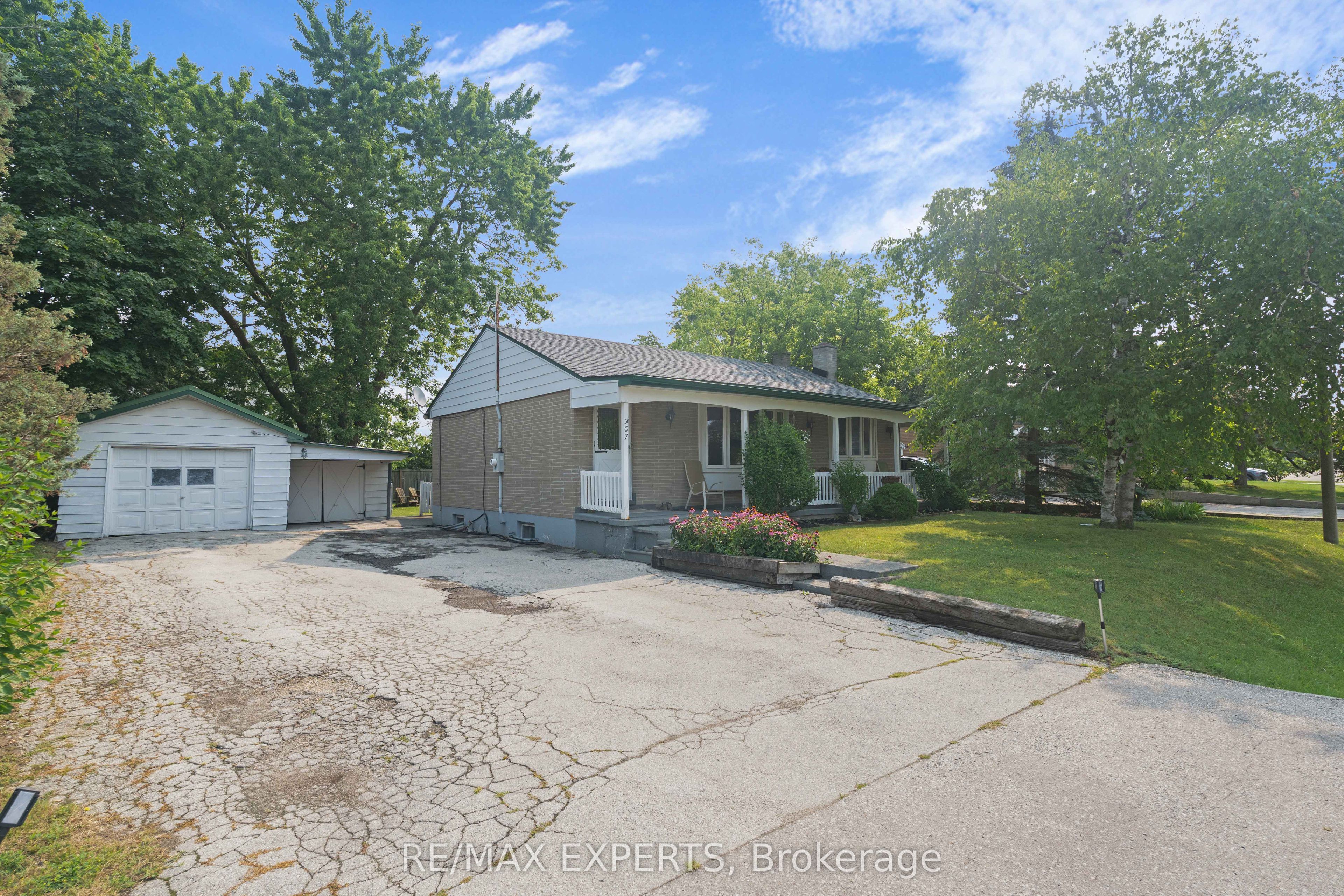 307 Pearl Street, Caledon, ON L7E 4Z2 photo 2
