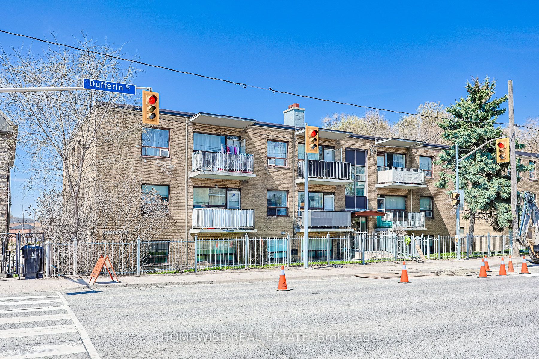 2204 Dufferin Street 107, Toronto, ON M6E 3R8 photo 2